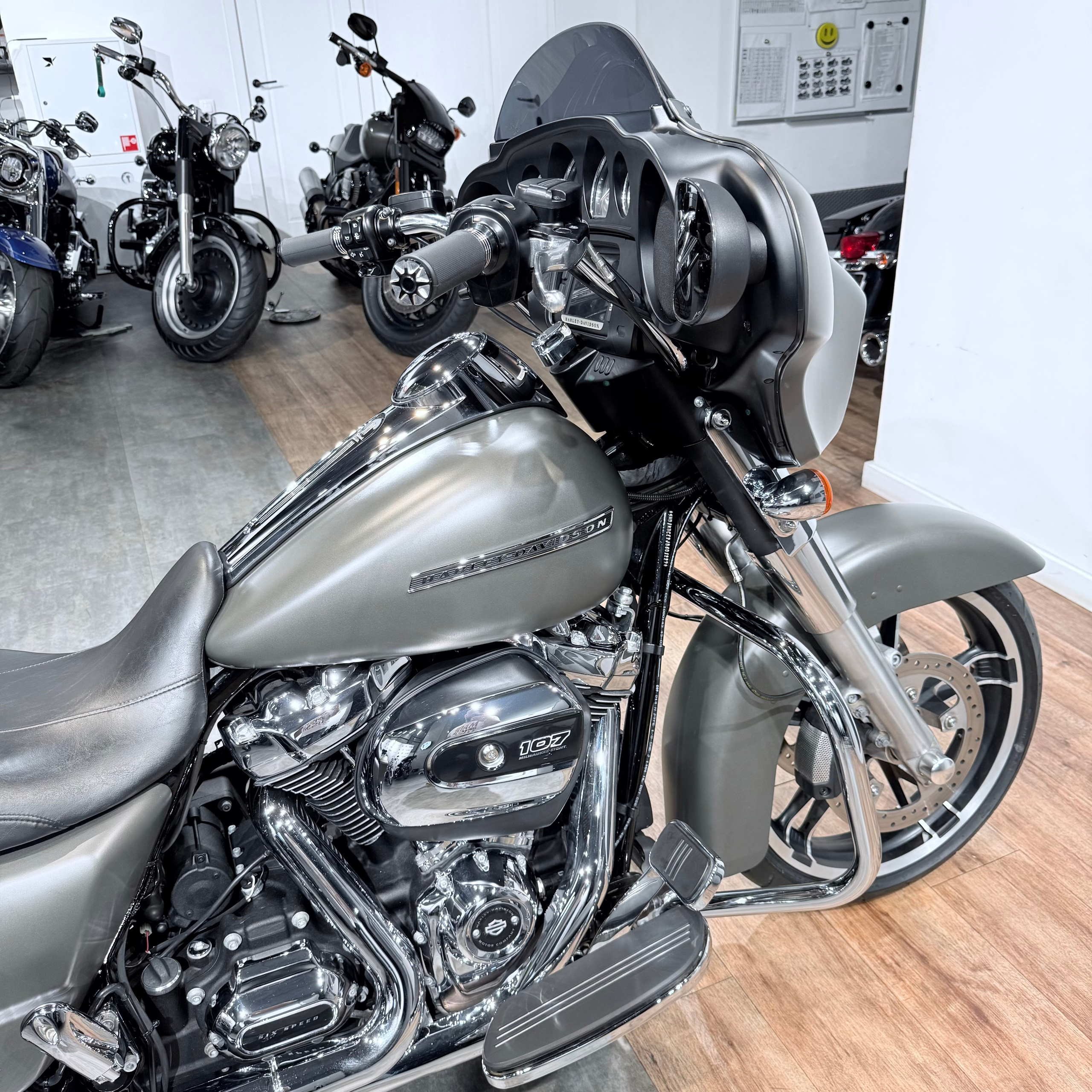 2018 Strеet Glide Sресiаl 107 АВS Industrial Gray Dеnim. Hello Davidson, Москва. Только хорошие мотоциклы…
