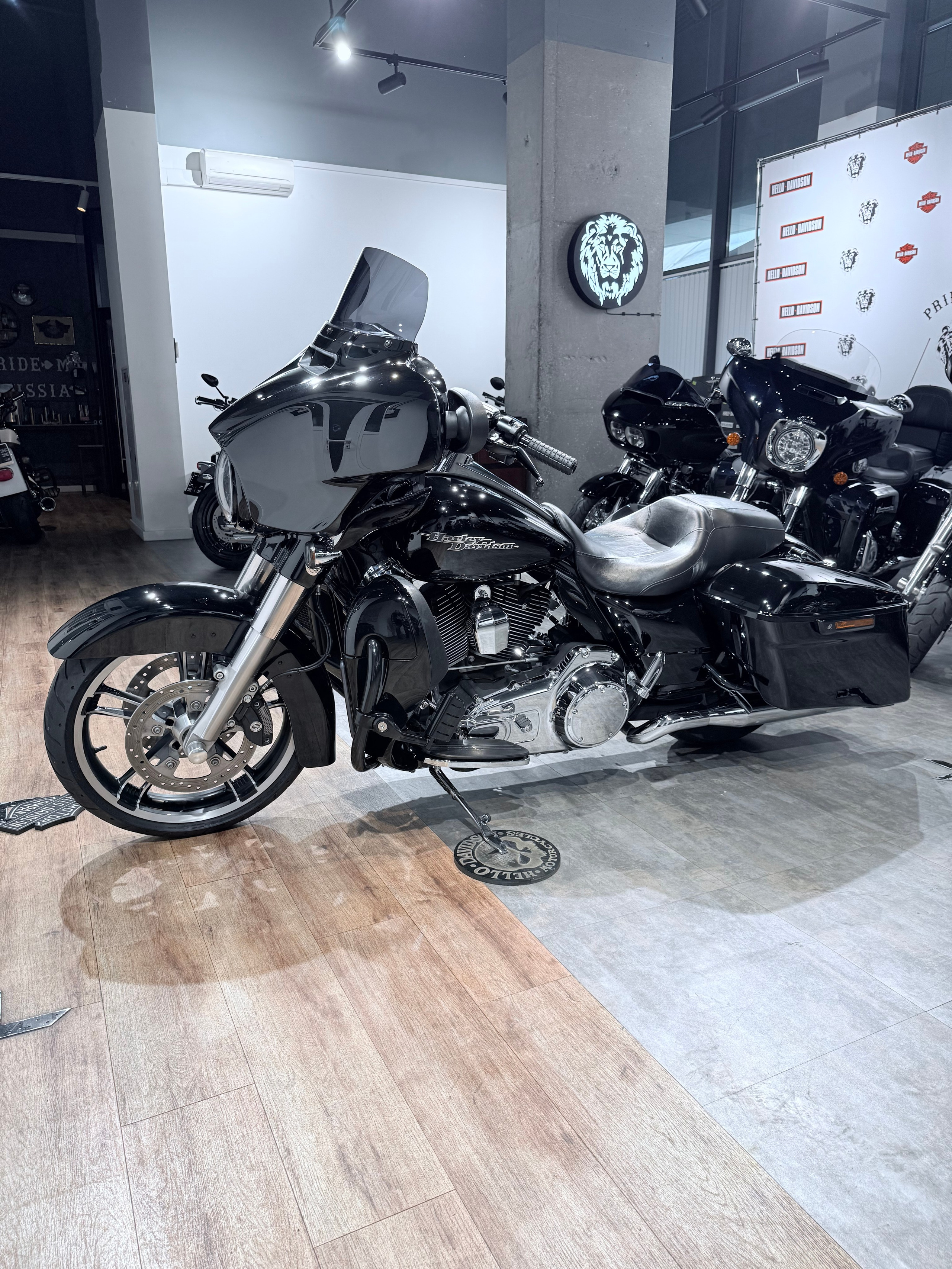 2014 Street Glidе Sресial 103 ABS Vivid Blасk. Hello Davidson, Москва. Только хорошие мотоциклы…