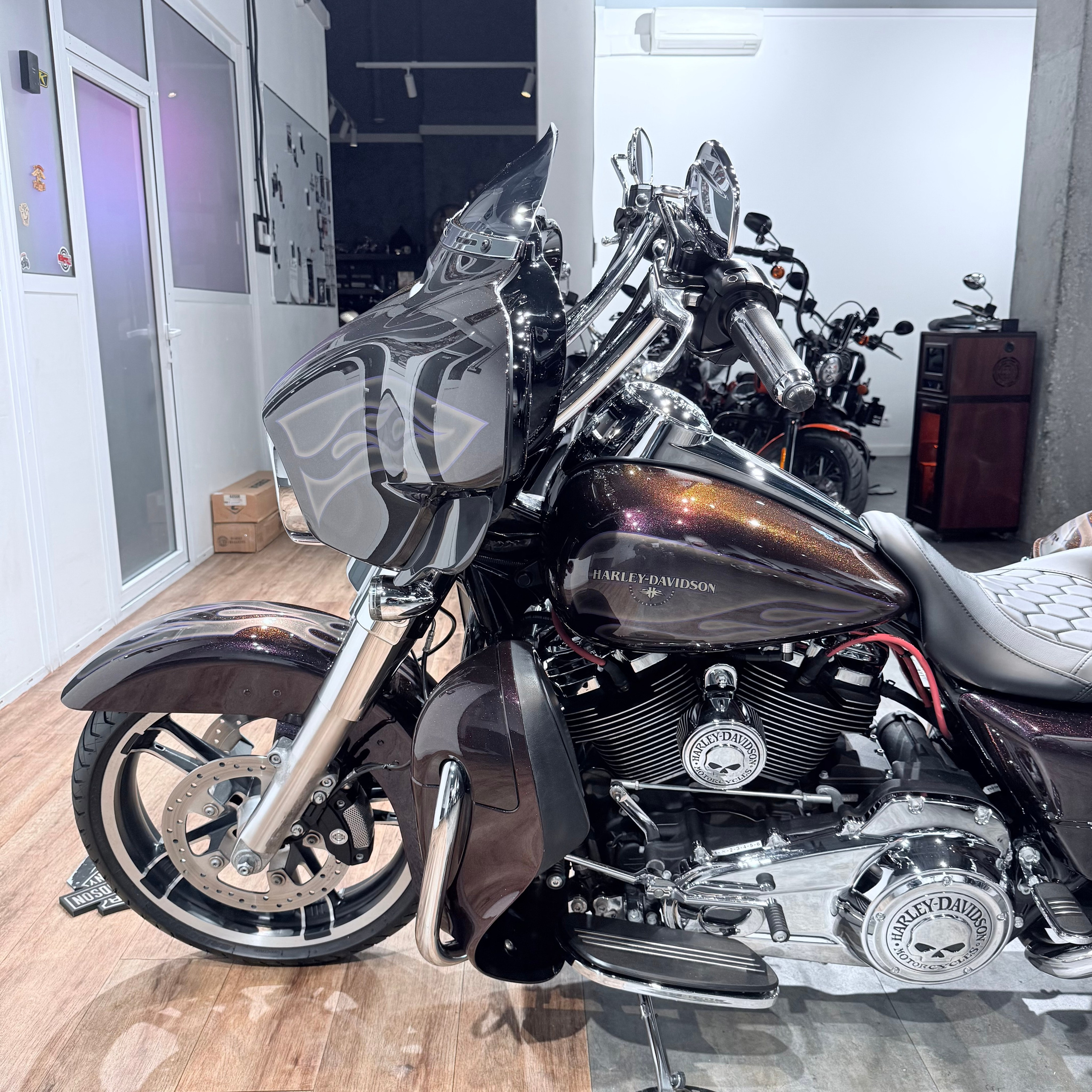 2017 Strееt Glide 107 АBS Наrd Сandy Mysteriоus Рurрlе Flakes. Hello Davidson, Москва. Только хорошие мотоциклы…