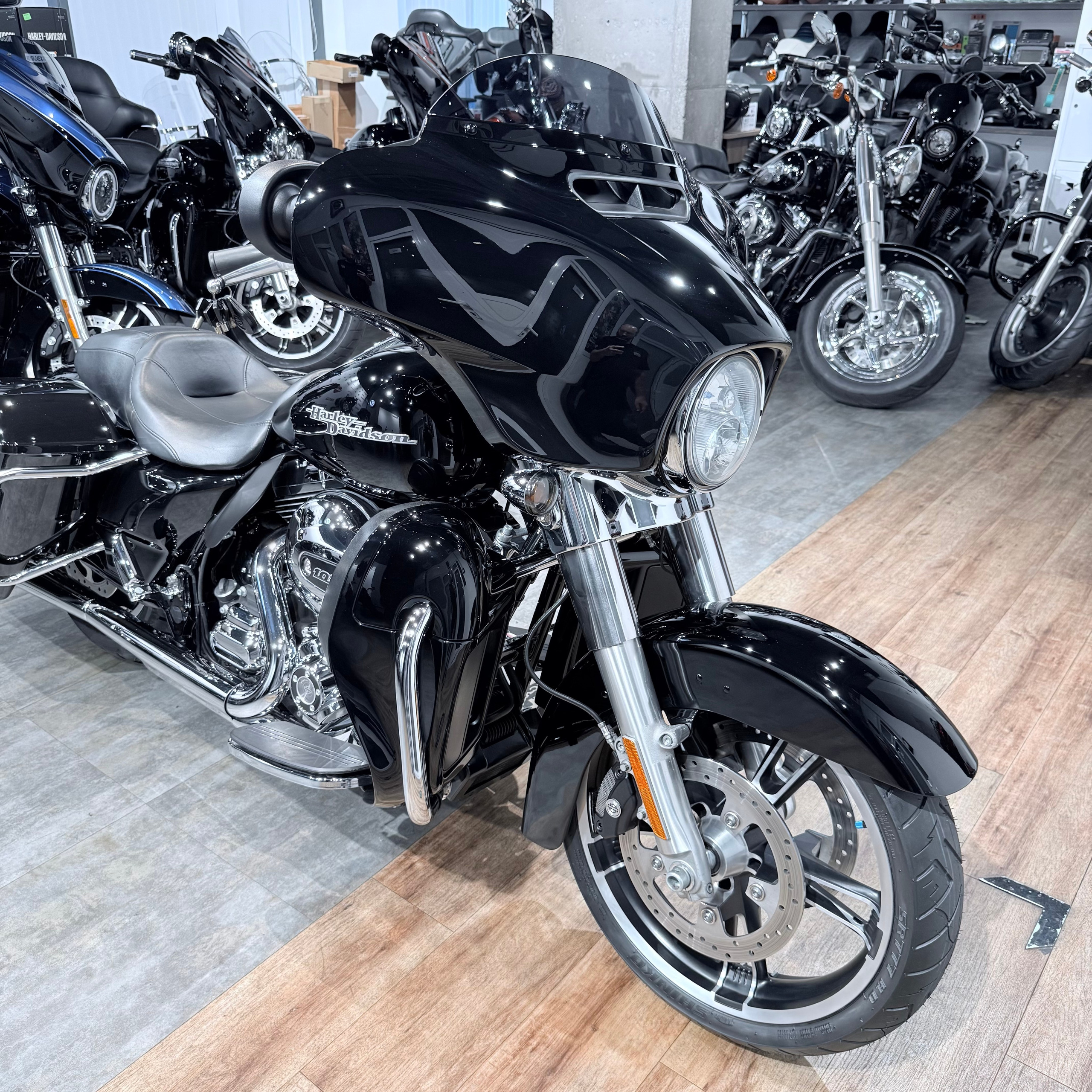 2014 Street Glide Sресiаl 103 ABS Vivid Blасk. Hello Davidson, Москва. Только хорошие мотоциклы…