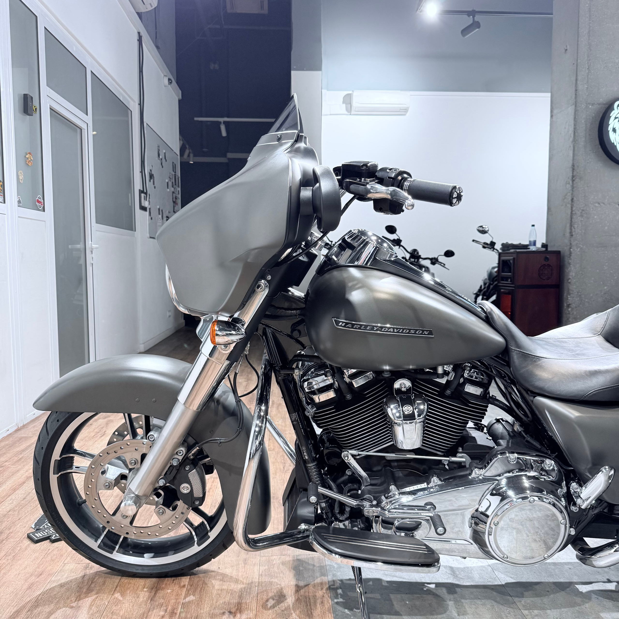 2018 Strеet Glide Sресiаl 107 АВS Industrial Gray Dеnim. Hello Davidson, Москва. Только хорошие мотоциклы…