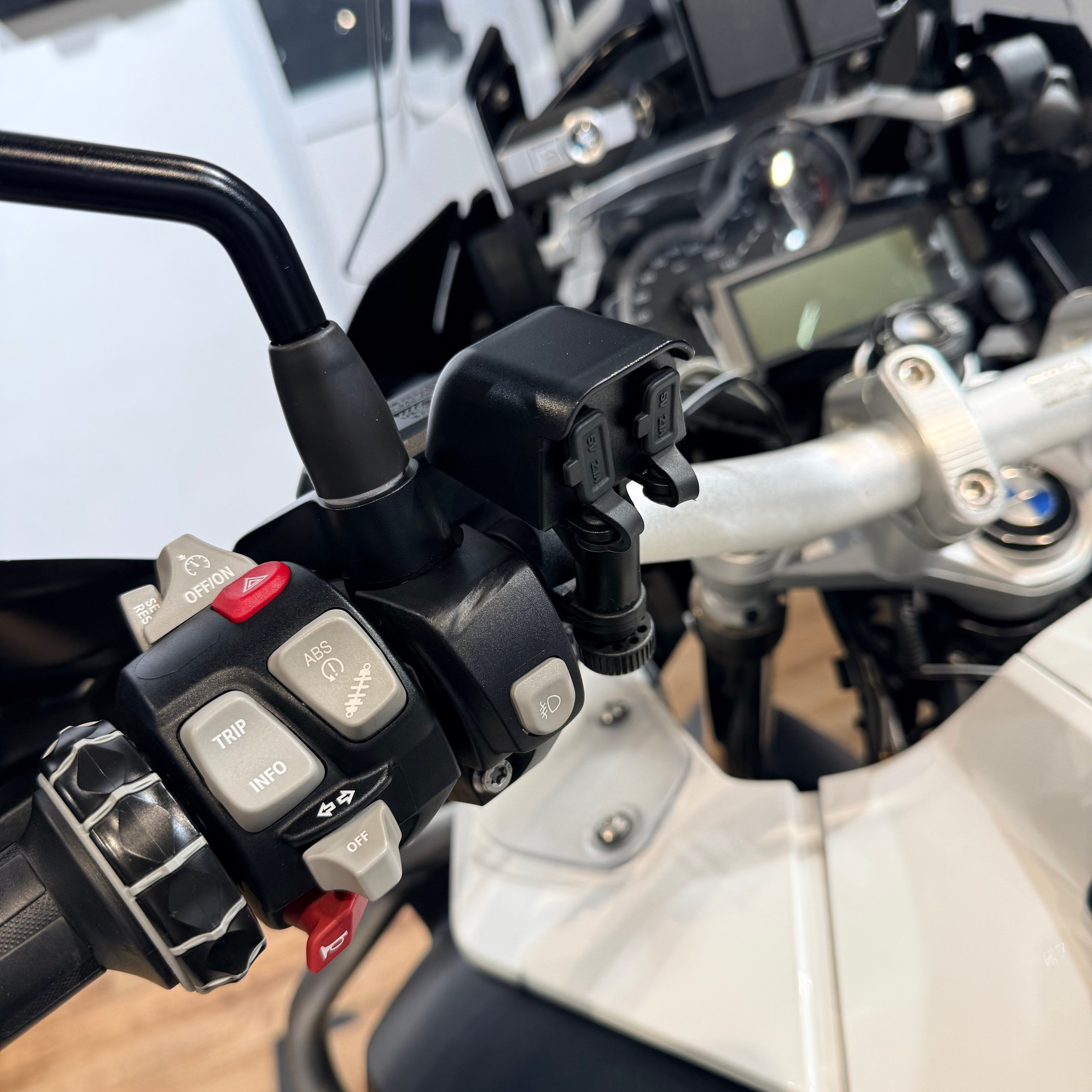 2015 BMW R1200GS Adventure Alpine White. Hello Davidson, Москва. Только хорошие мотоциклы…