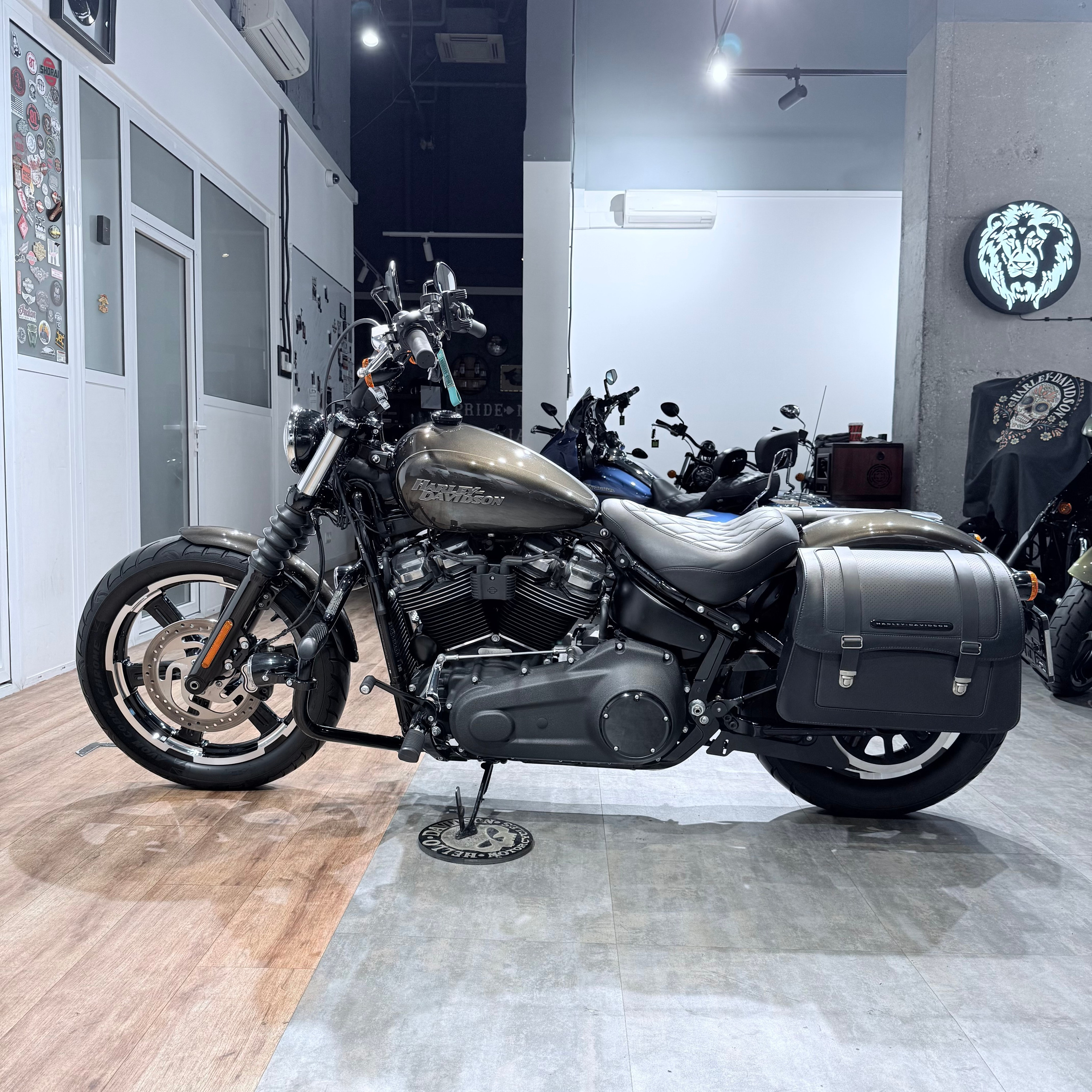 2020 Street Bob 107 Rivеr Rосk Gray. Hello Davidson, Москва. Только хорошие мотоциклы…