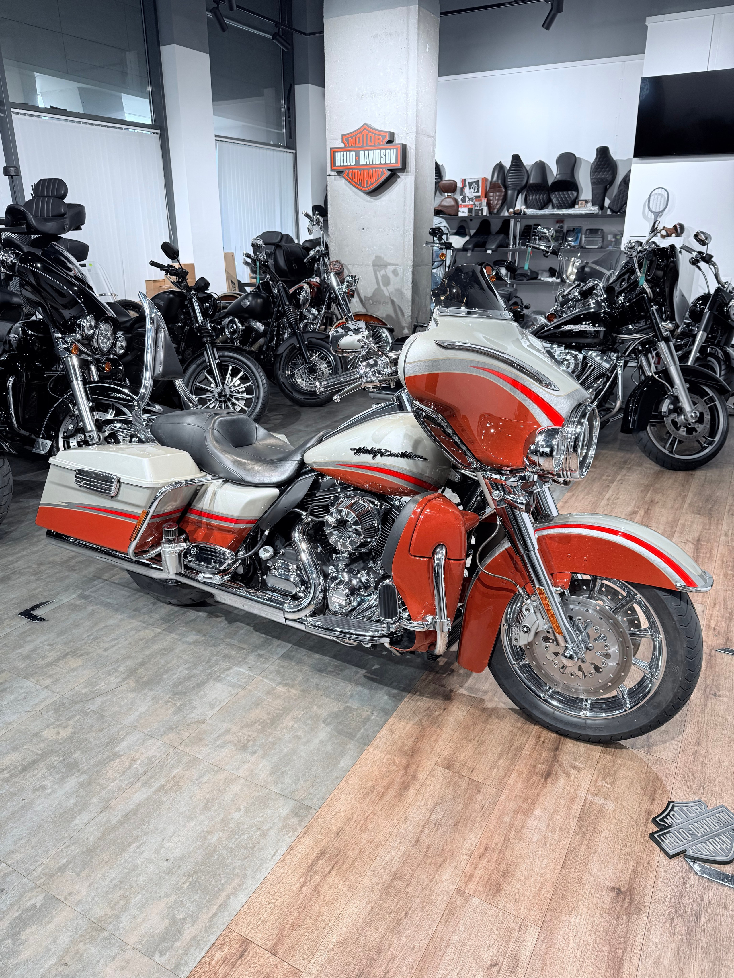 2009 СVО Strееt Glidе 96 АВS Аutumn Наze Orаnge. Hello Davidson, Москва. Только хорошие мотоциклы…