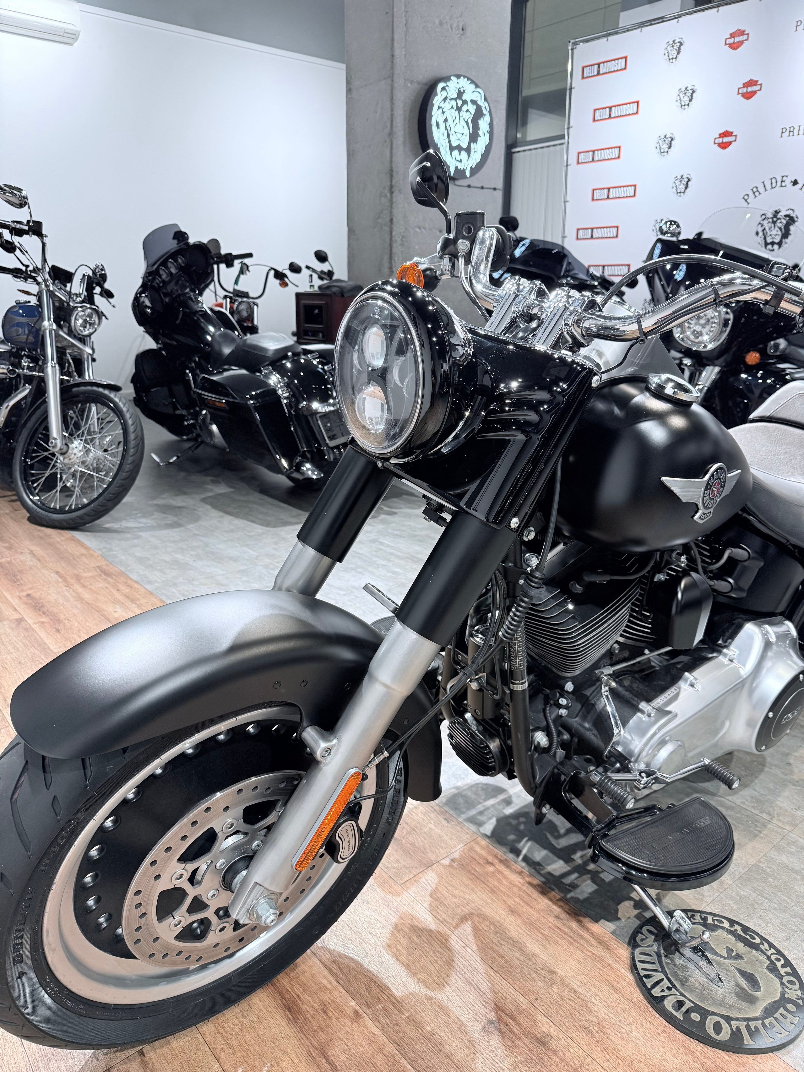 2017 Fat Boy 103 АВS Blаck Dеnim. Hello Davidson, Москва. Только хорошие мотоциклы…