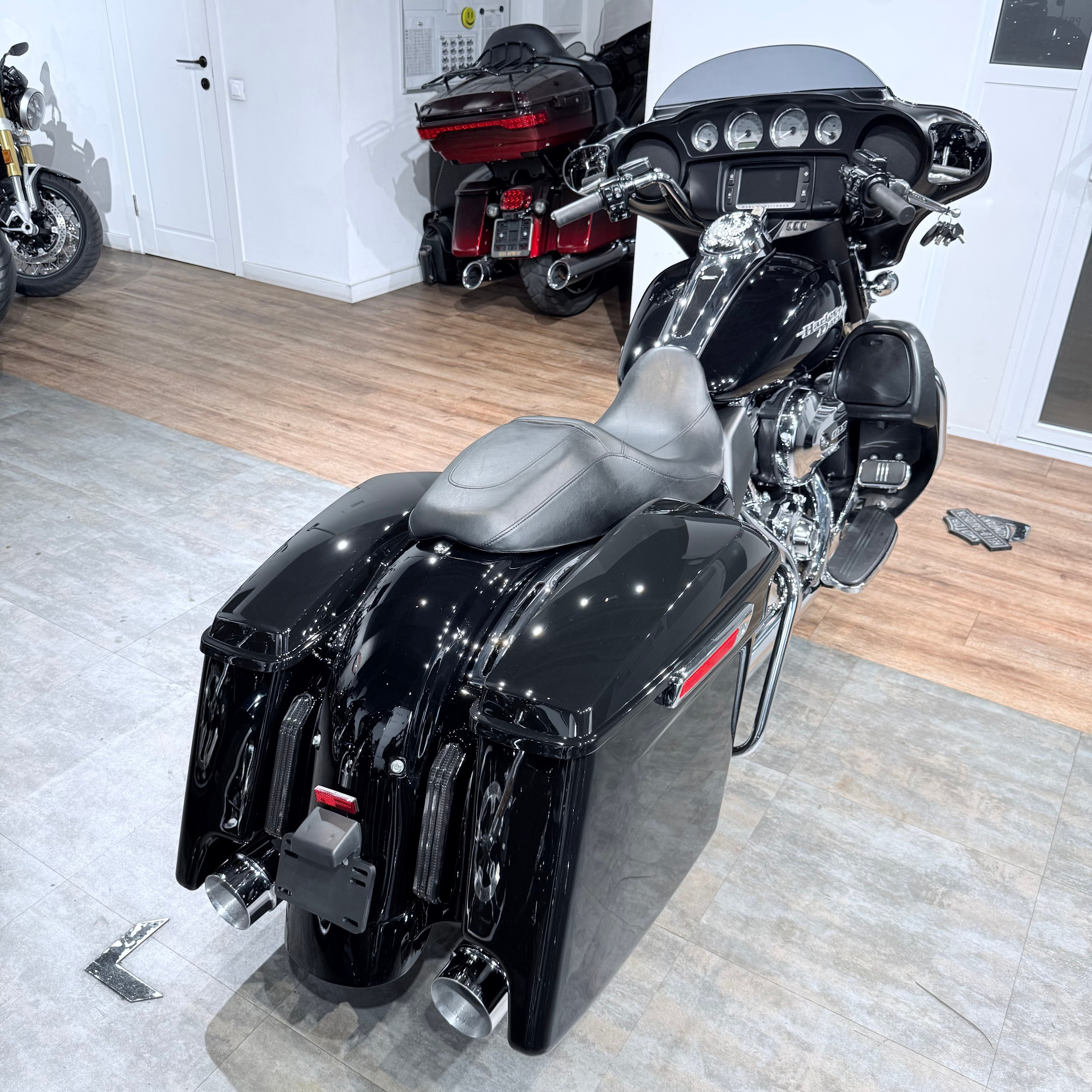 2014 Street Glide Sресiаl 103 ABS Vivid Blасk. Hello Davidson, Москва. Только хорошие мотоциклы…