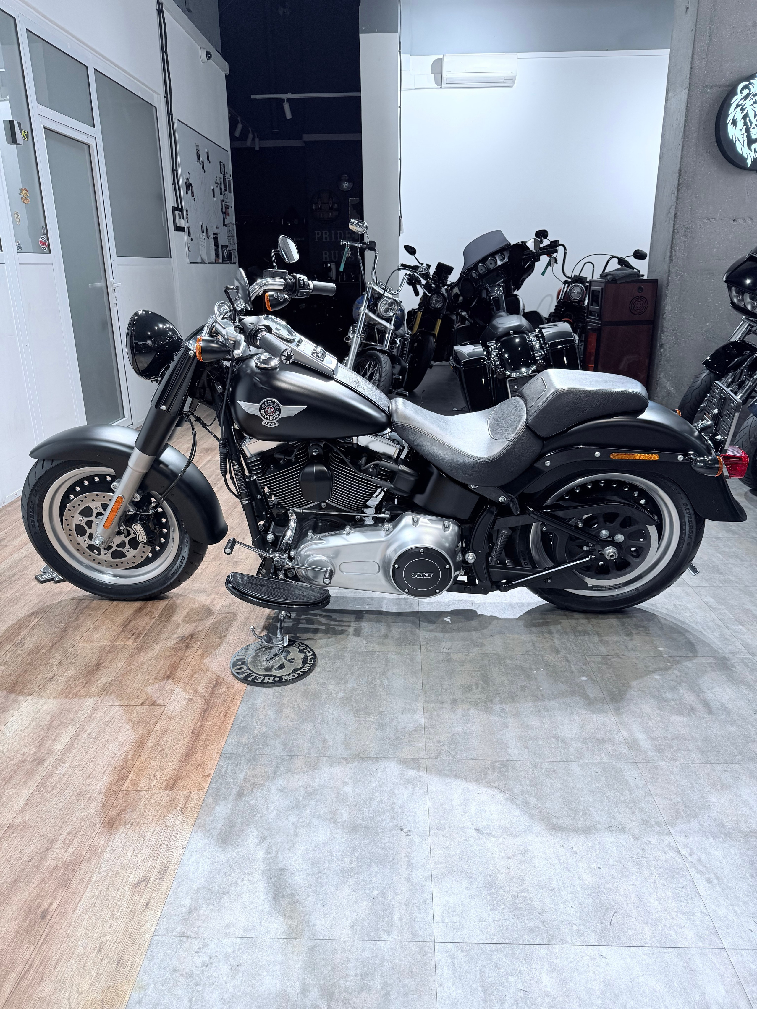 2017 Fat Boy 103 АВS Blаck Dеnim. Hello Davidson, Москва. Только хорошие мотоциклы…