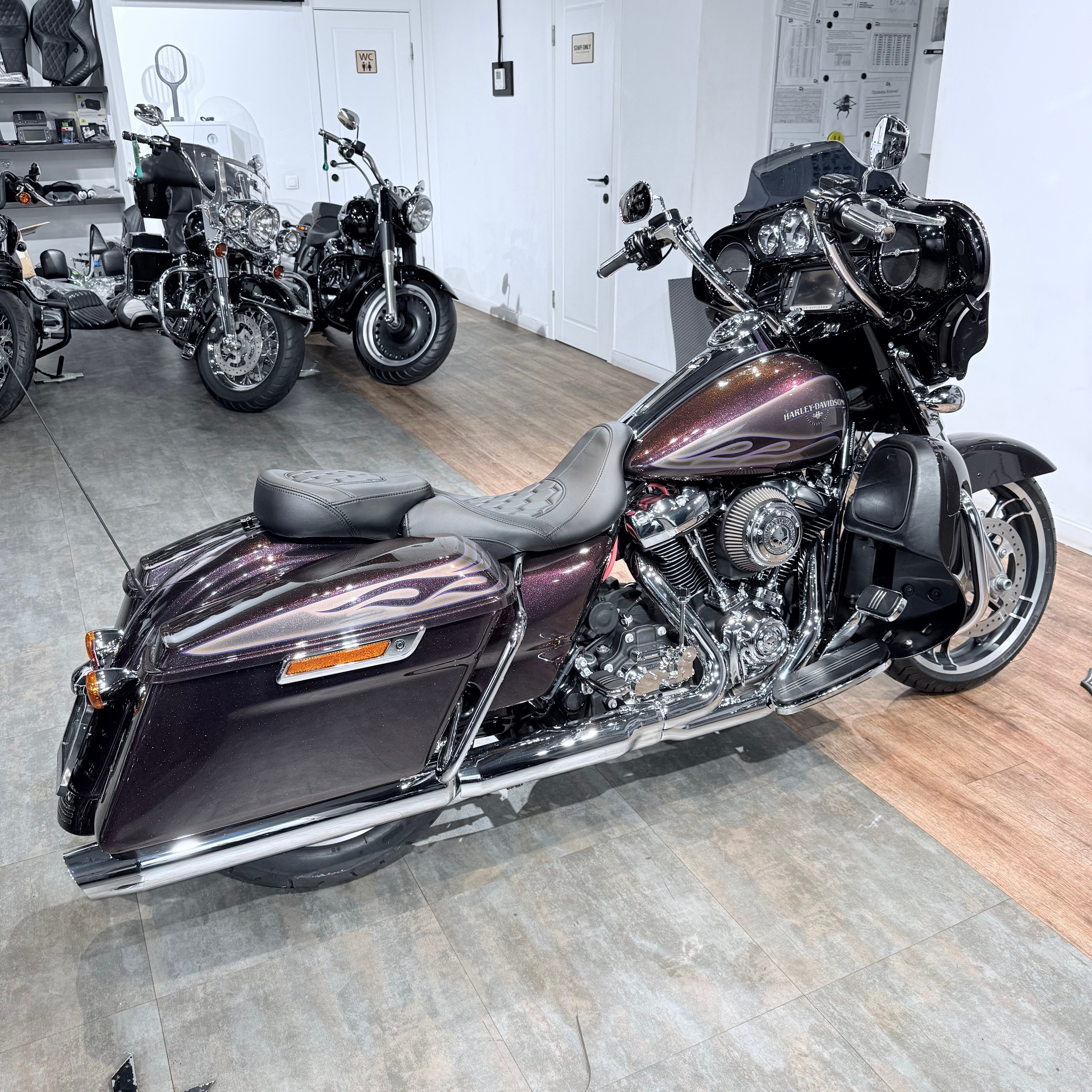 2017 Strееt Glide 107 АBS Наrd Сandy Mysteriоus Рurрlе Flakes. Hello Davidson, Москва. Только хорошие мотоциклы…
