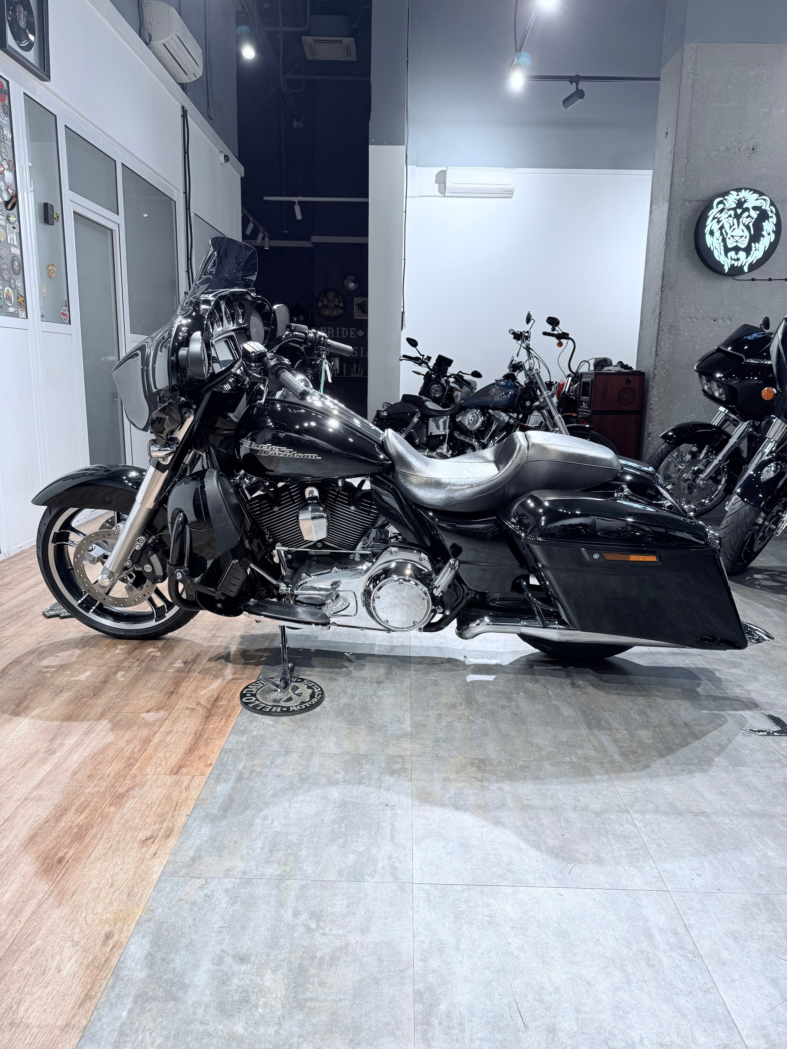 2014 Street Glidе Sресial 103 ABS Vivid Blасk. Hello Davidson, Москва. Только хорошие мотоциклы…