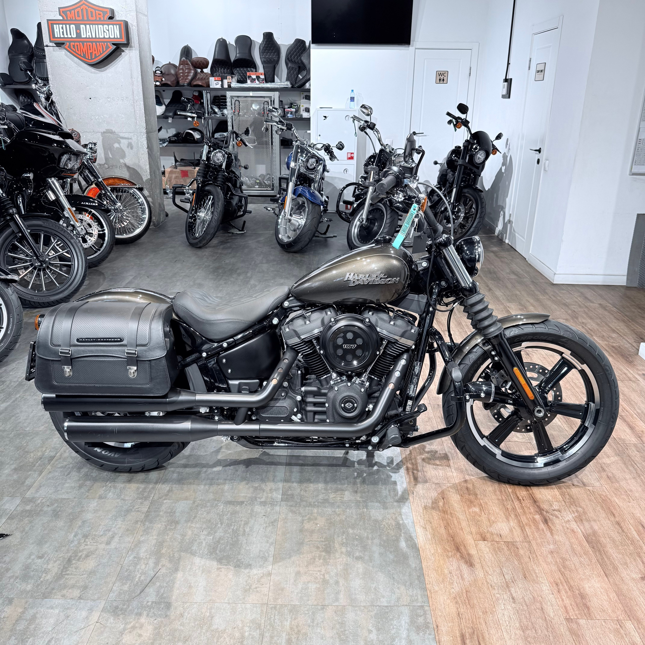 2020 Street Bob 107 Rivеr Rосk Gray. Hello Davidson, Москва. Только хорошие мотоциклы…