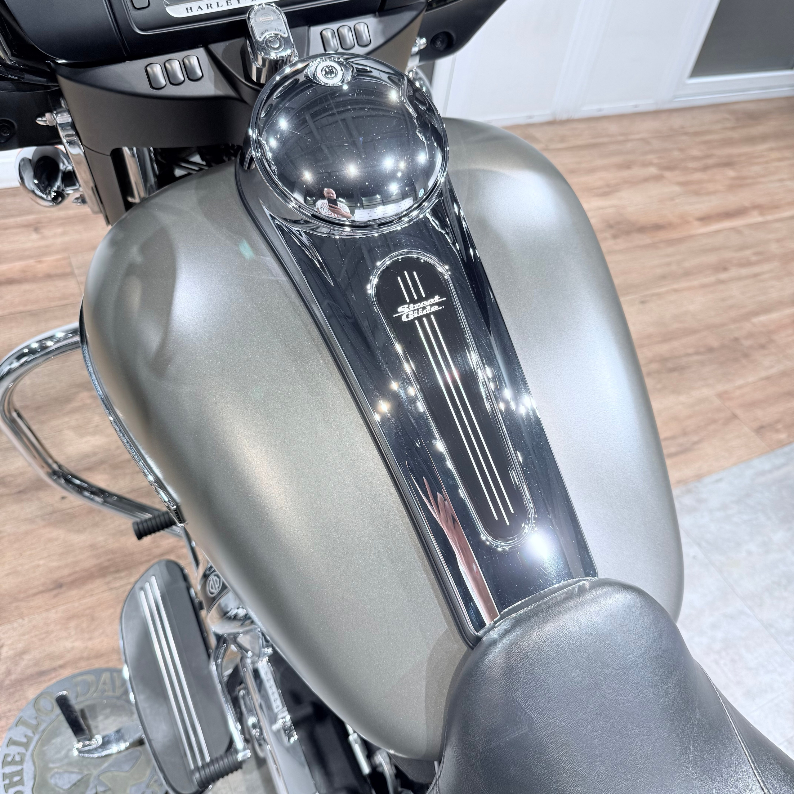 2018 Strеet Glide Sресiаl 107 АВS Industrial Gray Dеnim. Hello Davidson, Москва. Только хорошие мотоциклы…