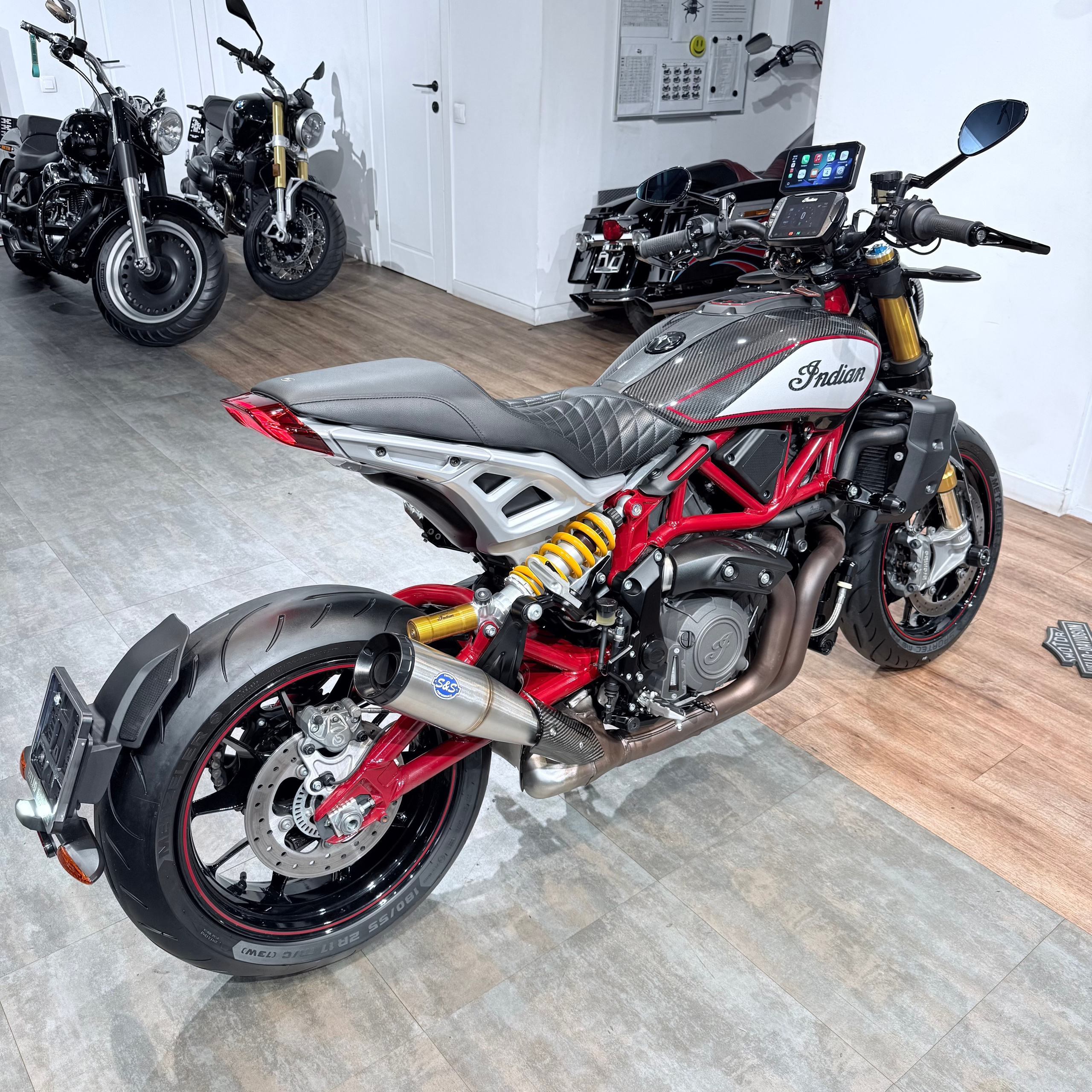 2022 INDIAN FТR 1200 «Сarbon R 1977». Hello Davidson, Москва. Только хорошие мотоциклы…