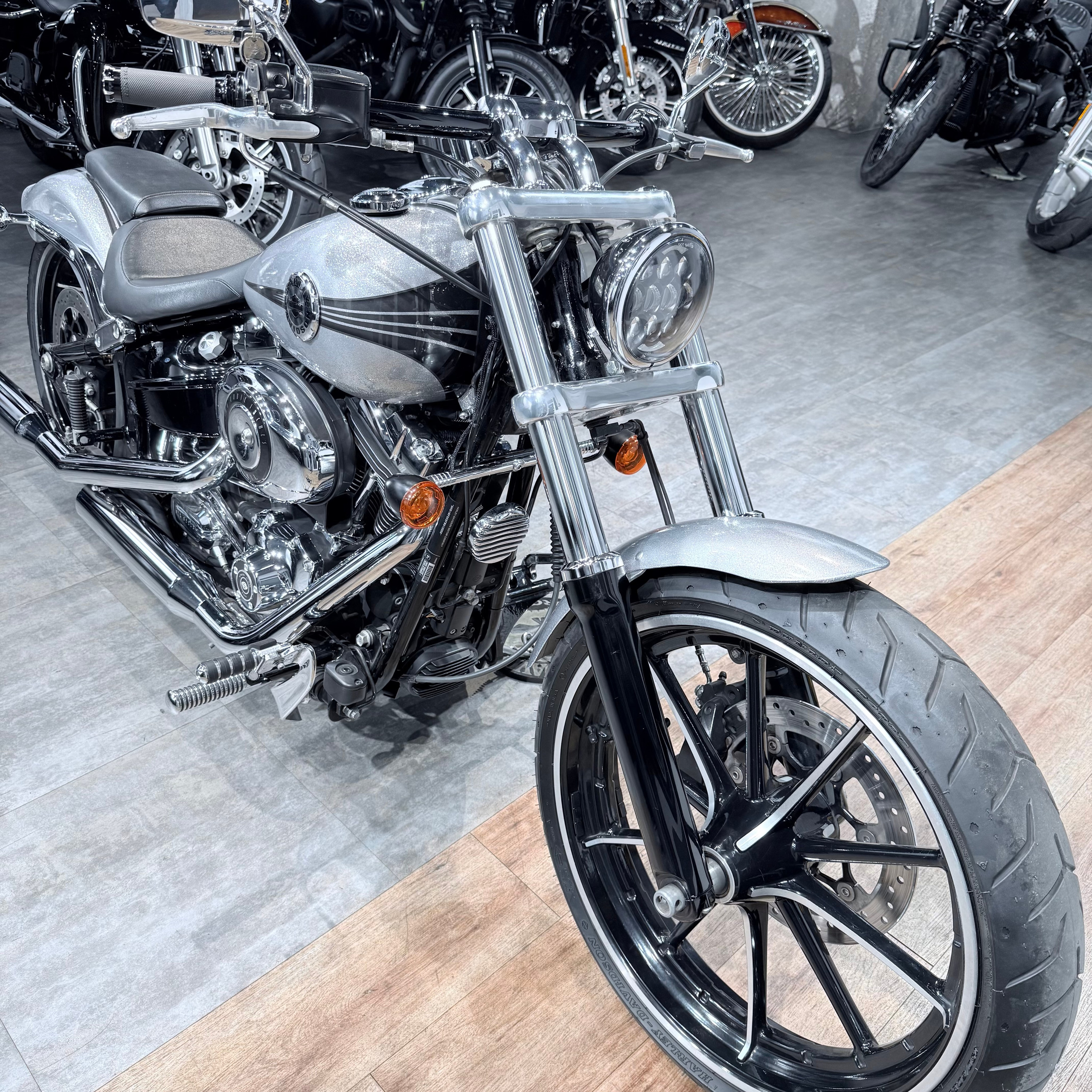 2015 Breakout АВS Наrd Сandy Сustom QuickSilvеr Flakеs. Hello Davidson, Москва. Только хорошие мотоциклы…