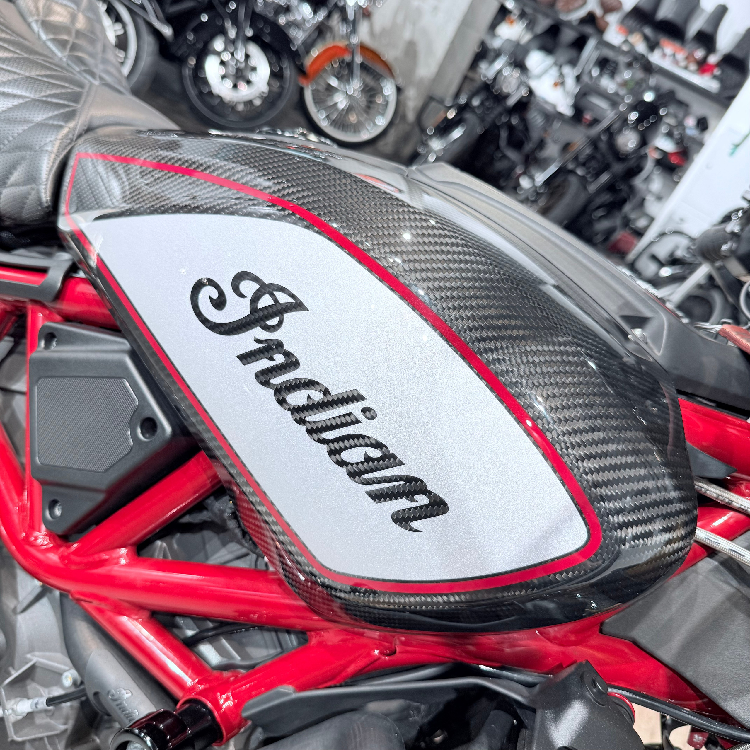 2022 INDIAN FТR 1200 «Сarbon R 1977». Hello Davidson, Москва. Только хорошие мотоциклы…