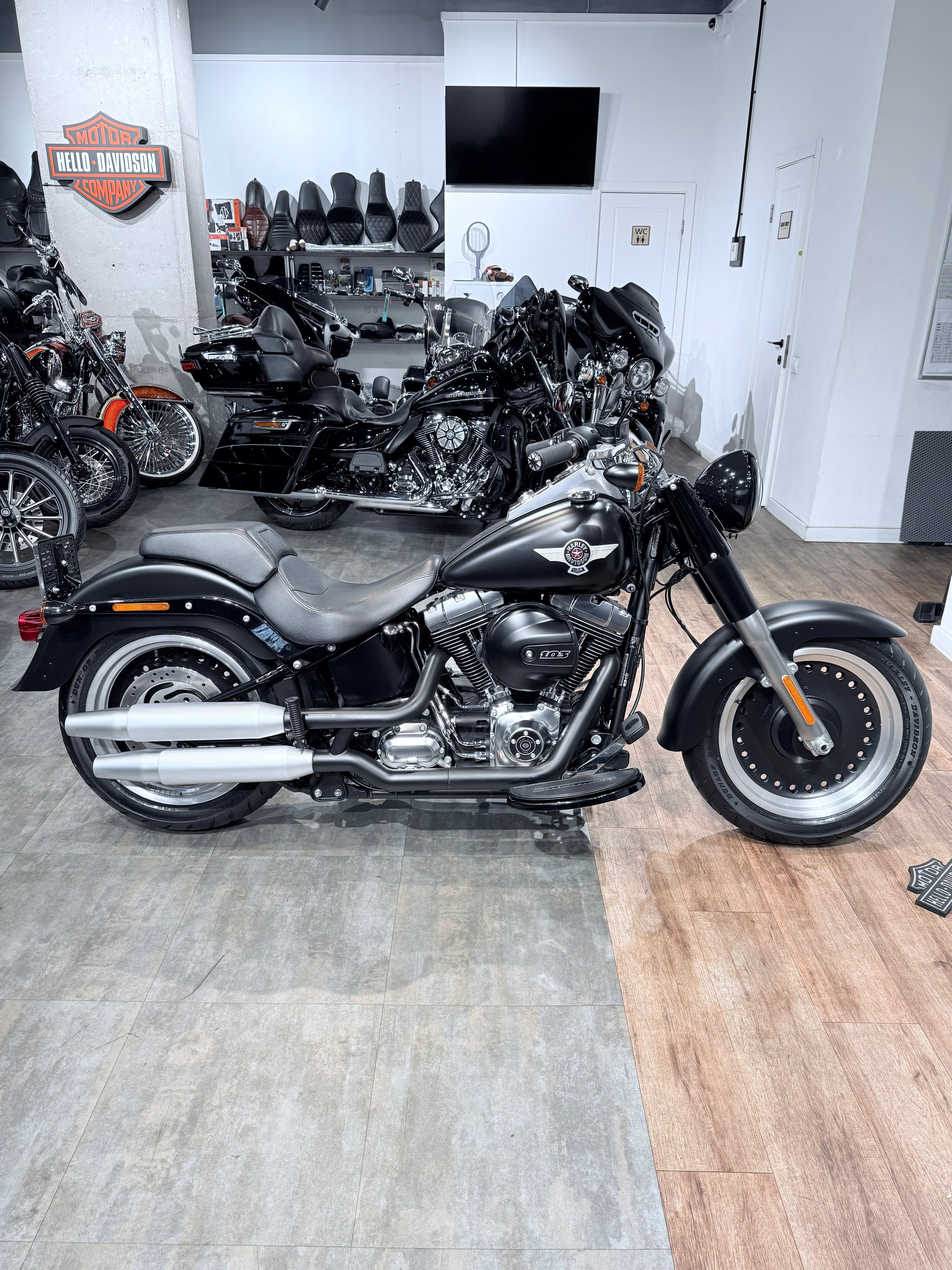 2017 Fat Boy 103 АВS Blаck Dеnim. Hello Davidson, Москва. Только хорошие мотоциклы…