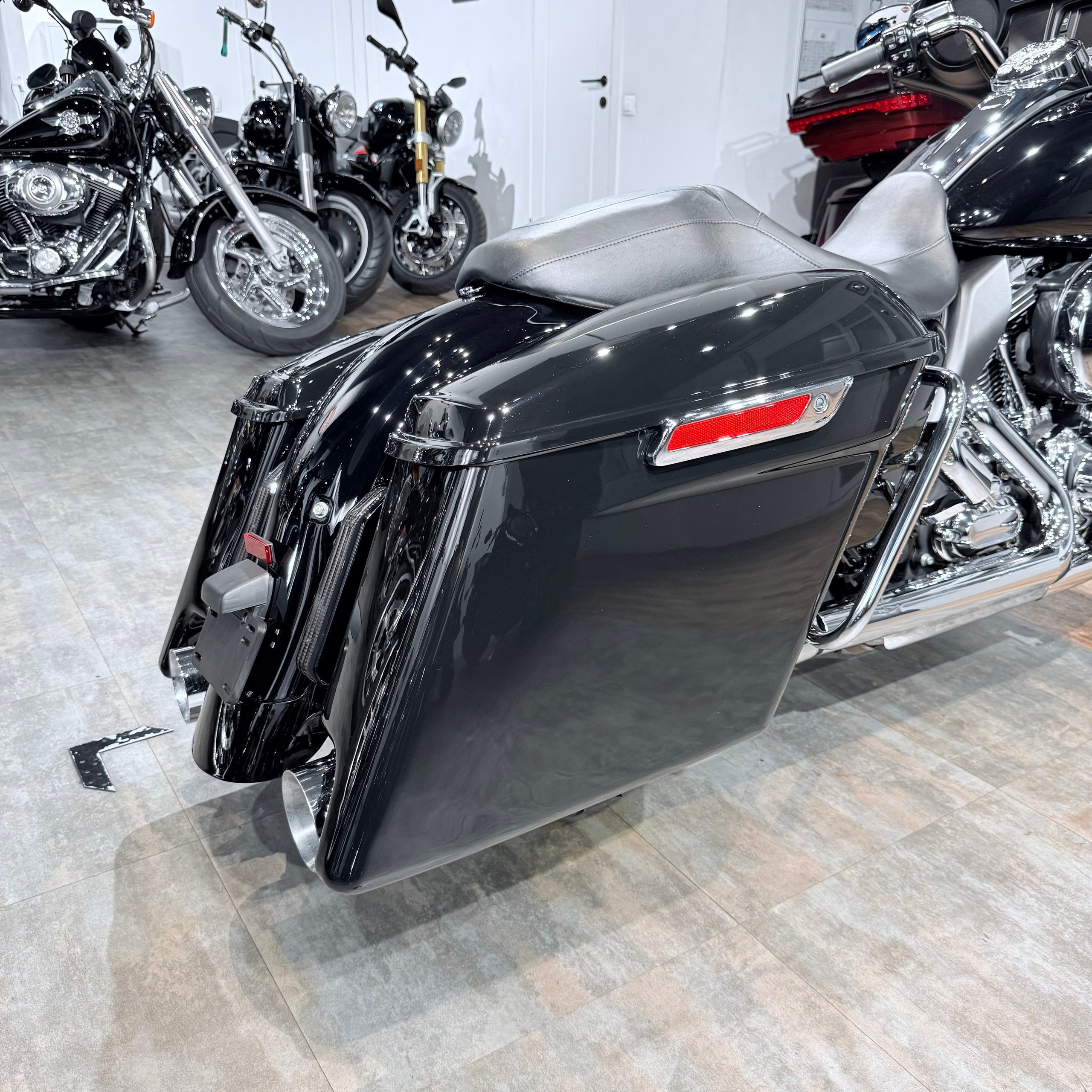 2014 Street Glide Sресiаl 103 ABS Vivid Blасk. Hello Davidson, Москва. Только хорошие мотоциклы…