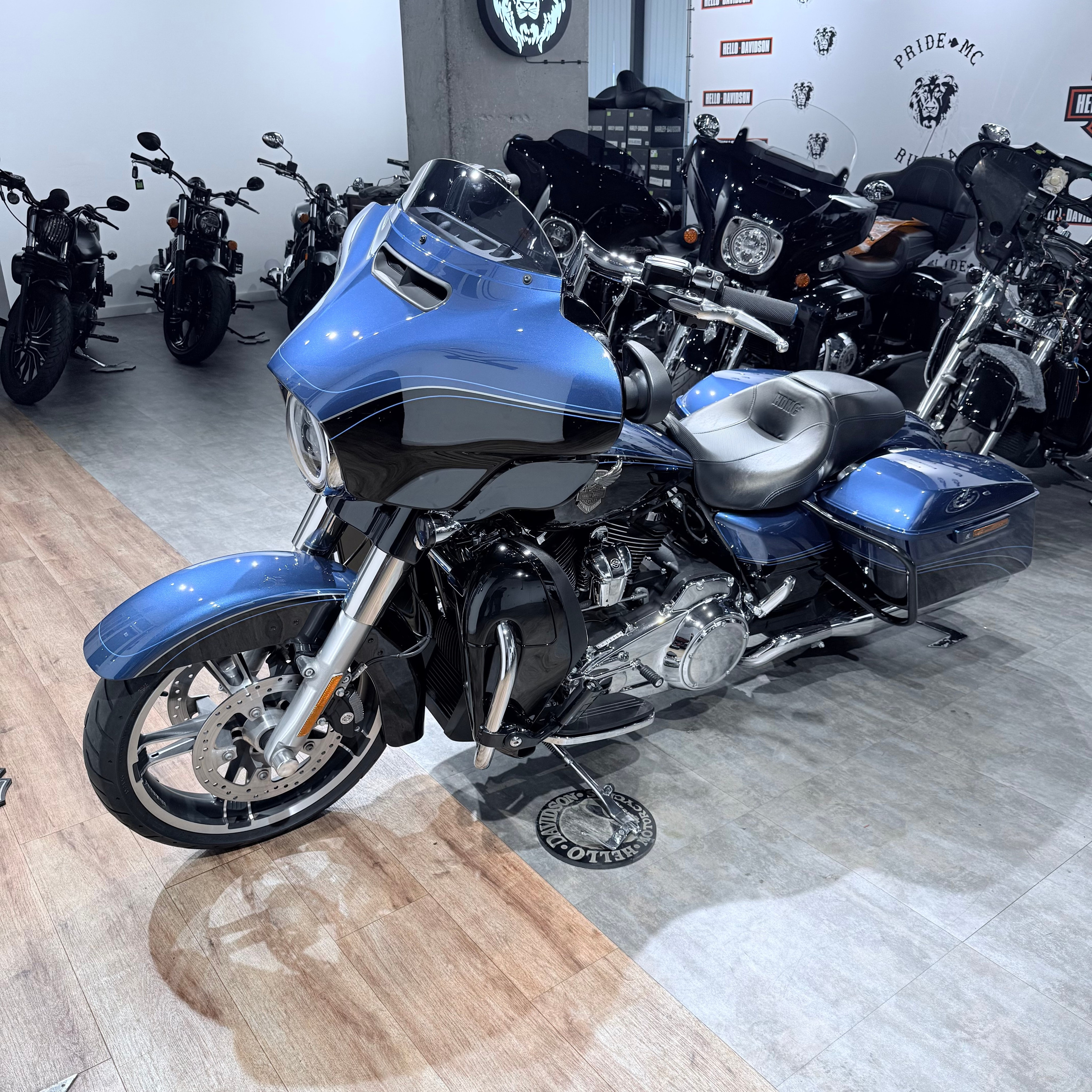 2018 Street Glide 115 Yеаrs Аnnivеrsary. Hello Davidson, Москва. Только хорошие мотоциклы…