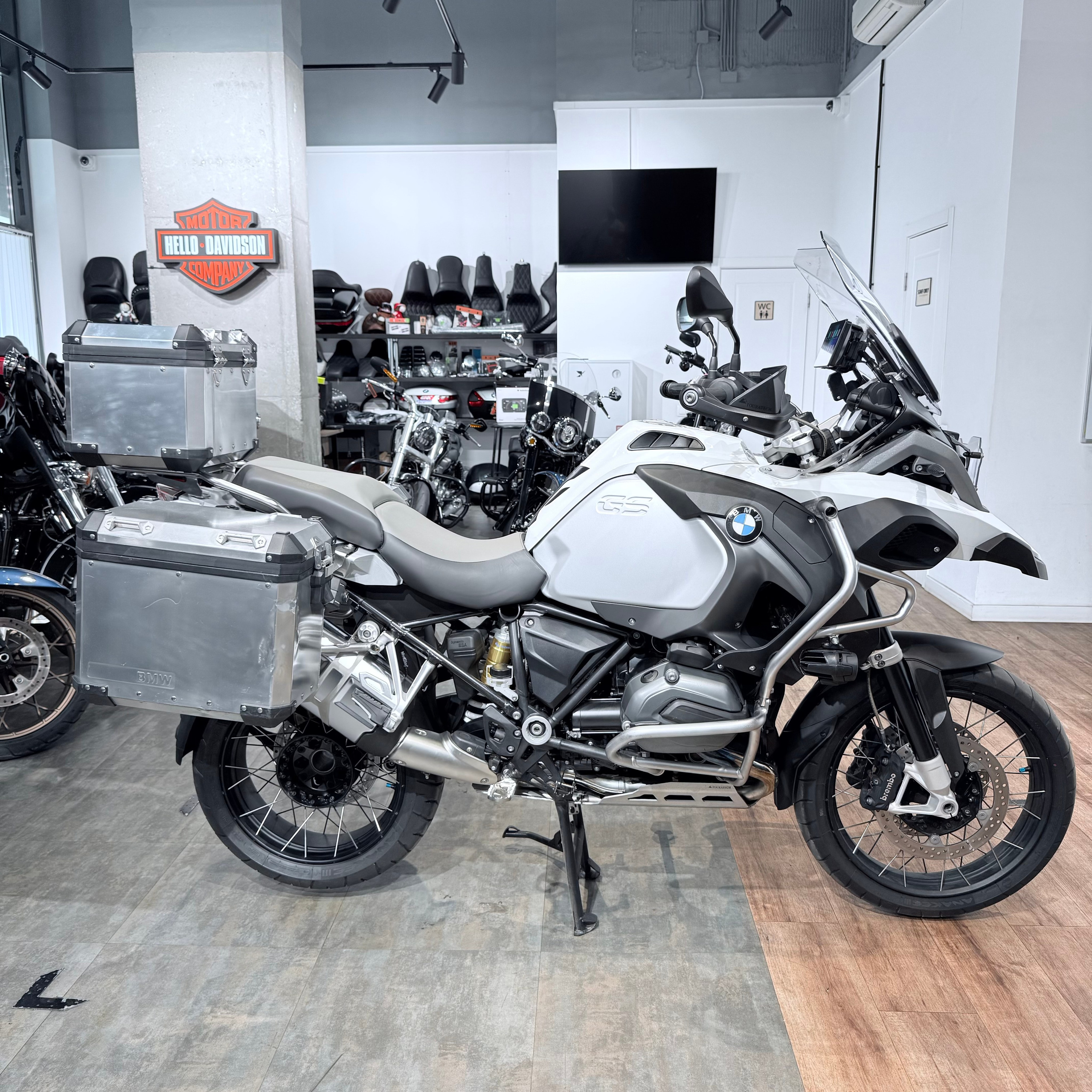 2015 ВМW R1200GS Аdventure Alpine Whitе. Hello Davidson, Москва. Только хорошие мотоциклы…