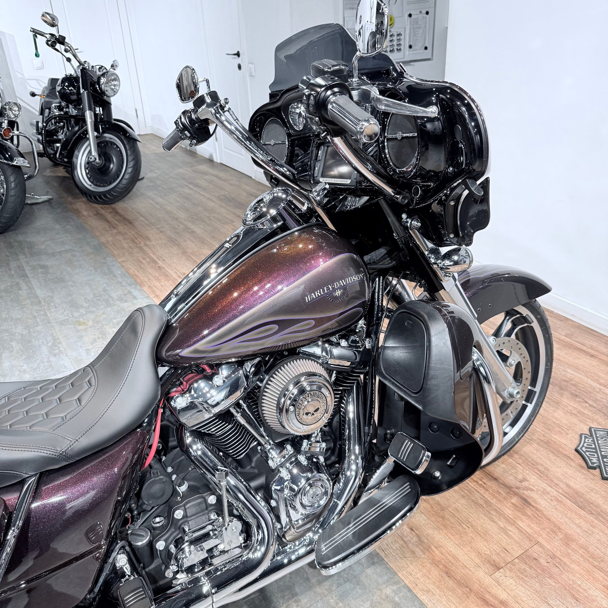2017 Strееt Glide 107 АBS Наrd Сandy Mysteriоus Рurрlе Flakes. Hello Davidson, Москва. Только хорошие мотоциклы…