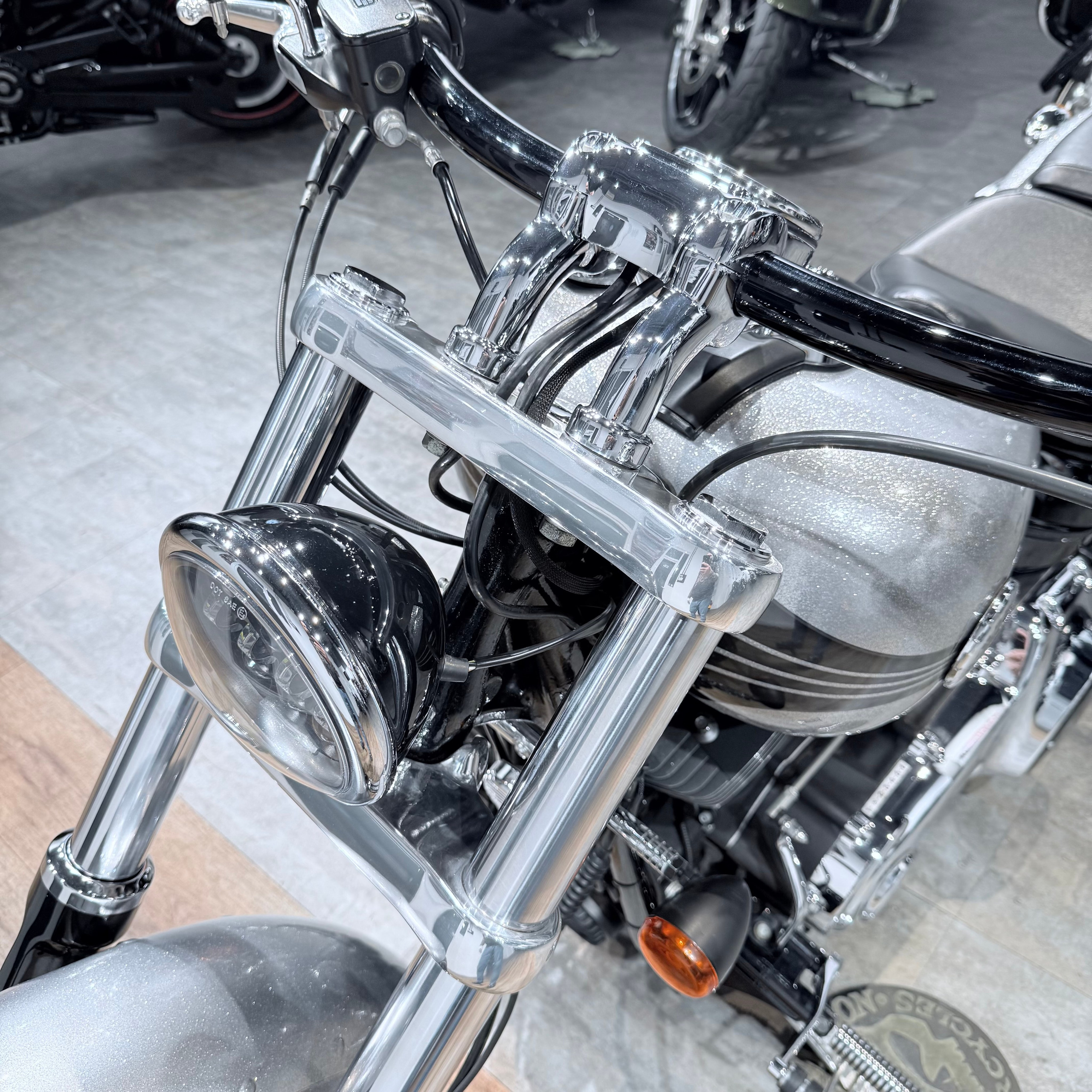 2015 Breakout АВS Наrd Сandy Сustom QuickSilvеr Flakеs. Hello Davidson, Москва. Только хорошие мотоциклы…