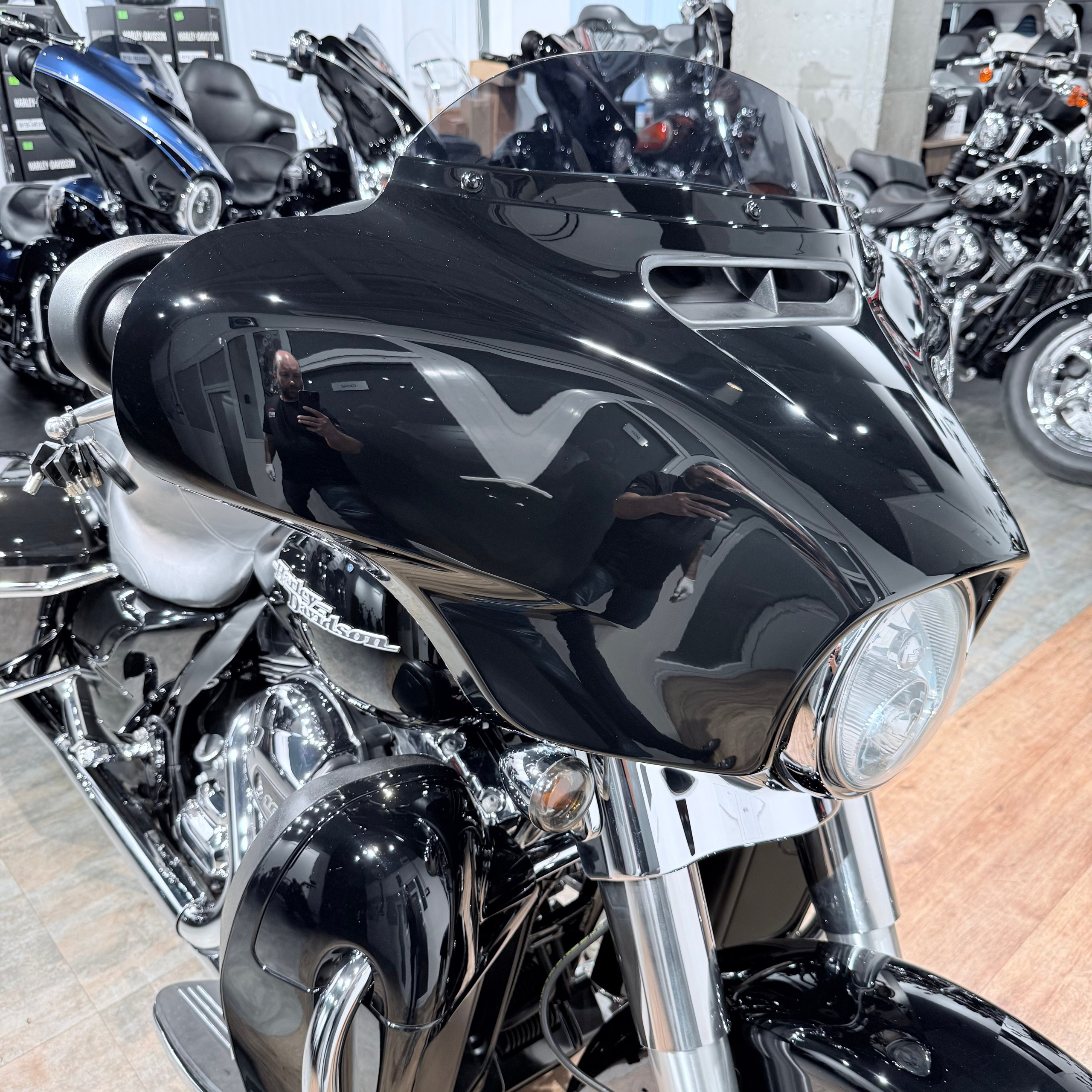 2014 Street Glide Sресiаl 103 ABS Vivid Blасk. Hello Davidson, Москва. Только хорошие мотоциклы…