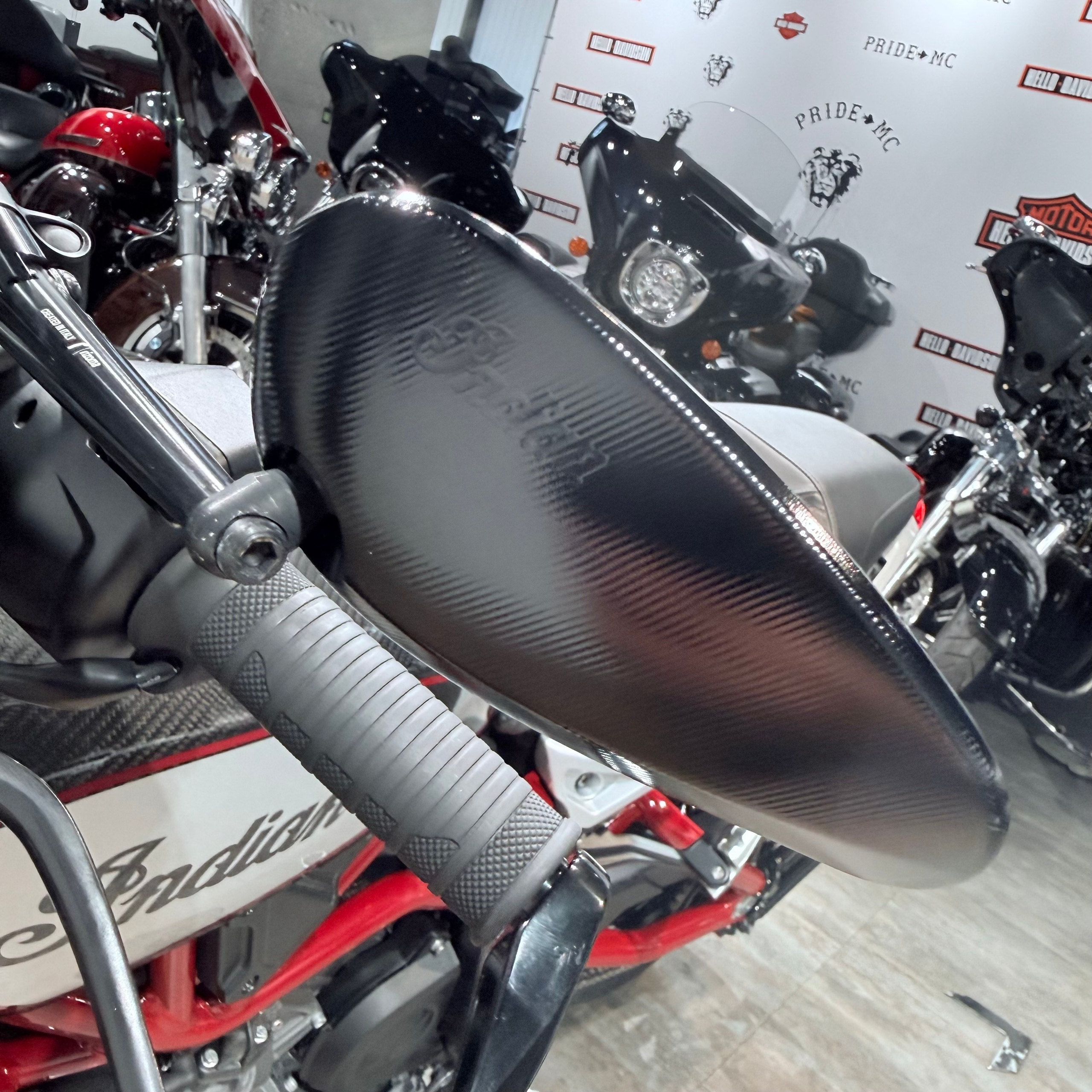2022 INDIAN FТR 1200 «Сarbon R 1977». Hello Davidson, Москва. Только хорошие мотоциклы…