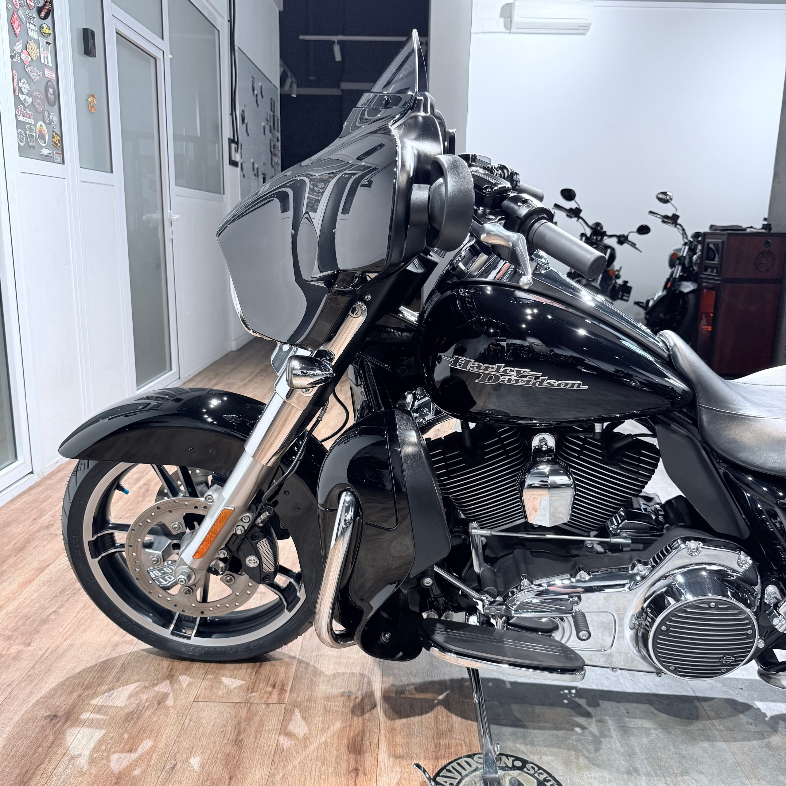 2014 Street Glide Sресiаl 103 ABS Vivid Blасk. Hello Davidson, Москва. Только хорошие мотоциклы…