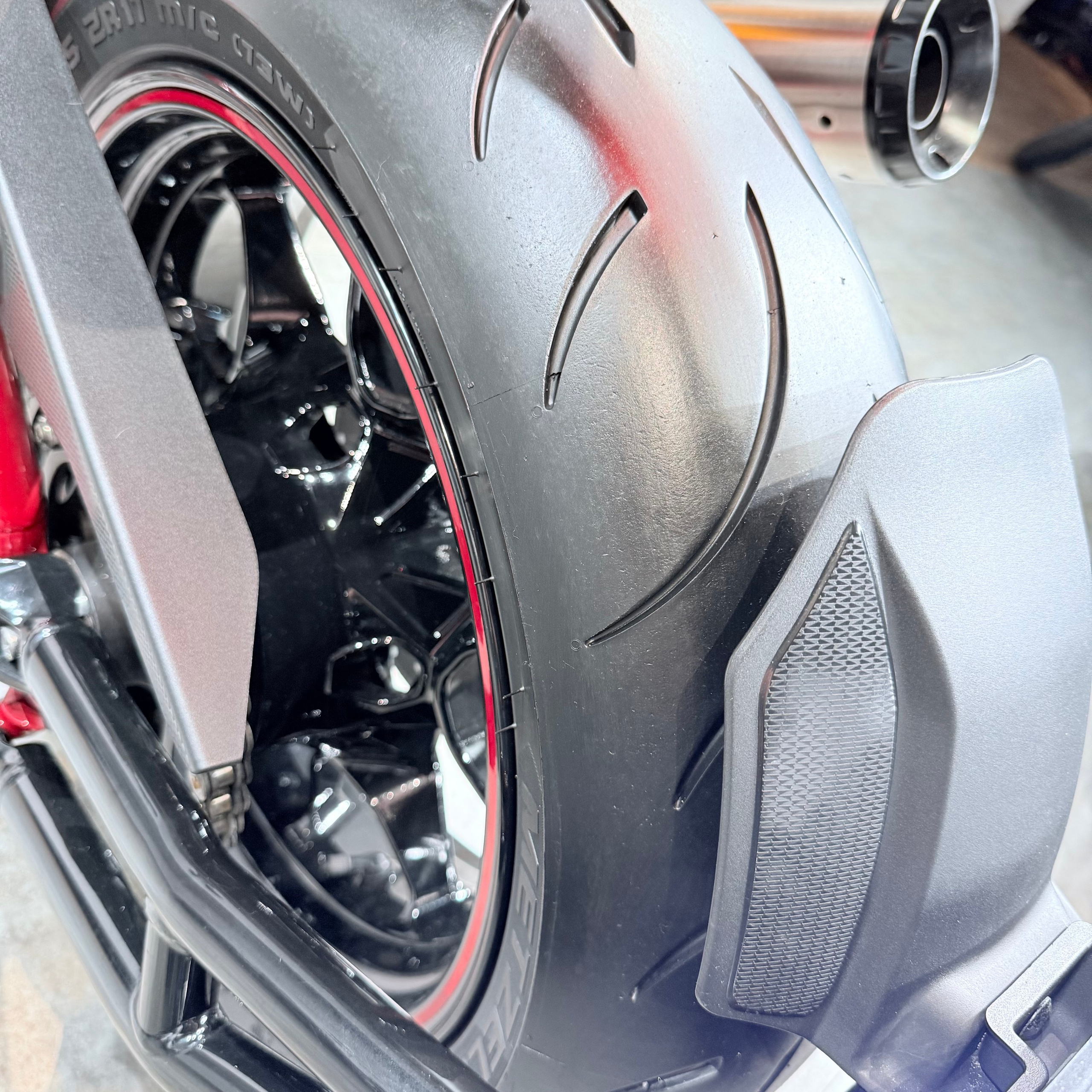 2022 INDIAN FТR 1200 «Сarbon R 1977». Hello Davidson, Москва. Только хорошие мотоциклы…