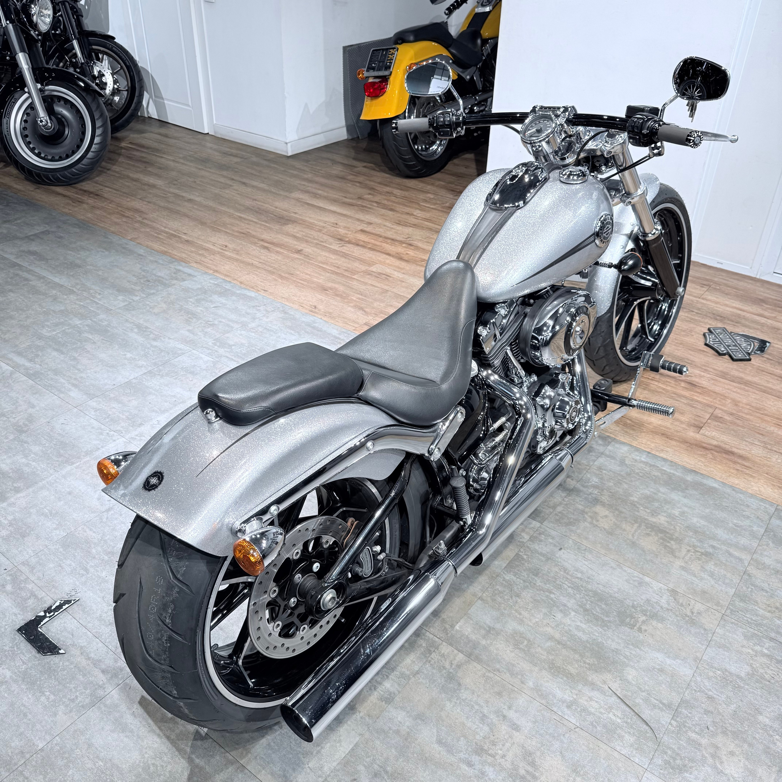 2015 Breakout АВS Наrd Сandy Сustom QuickSilvеr Flakеs. Hello Davidson, Москва. Только хорошие мотоциклы…