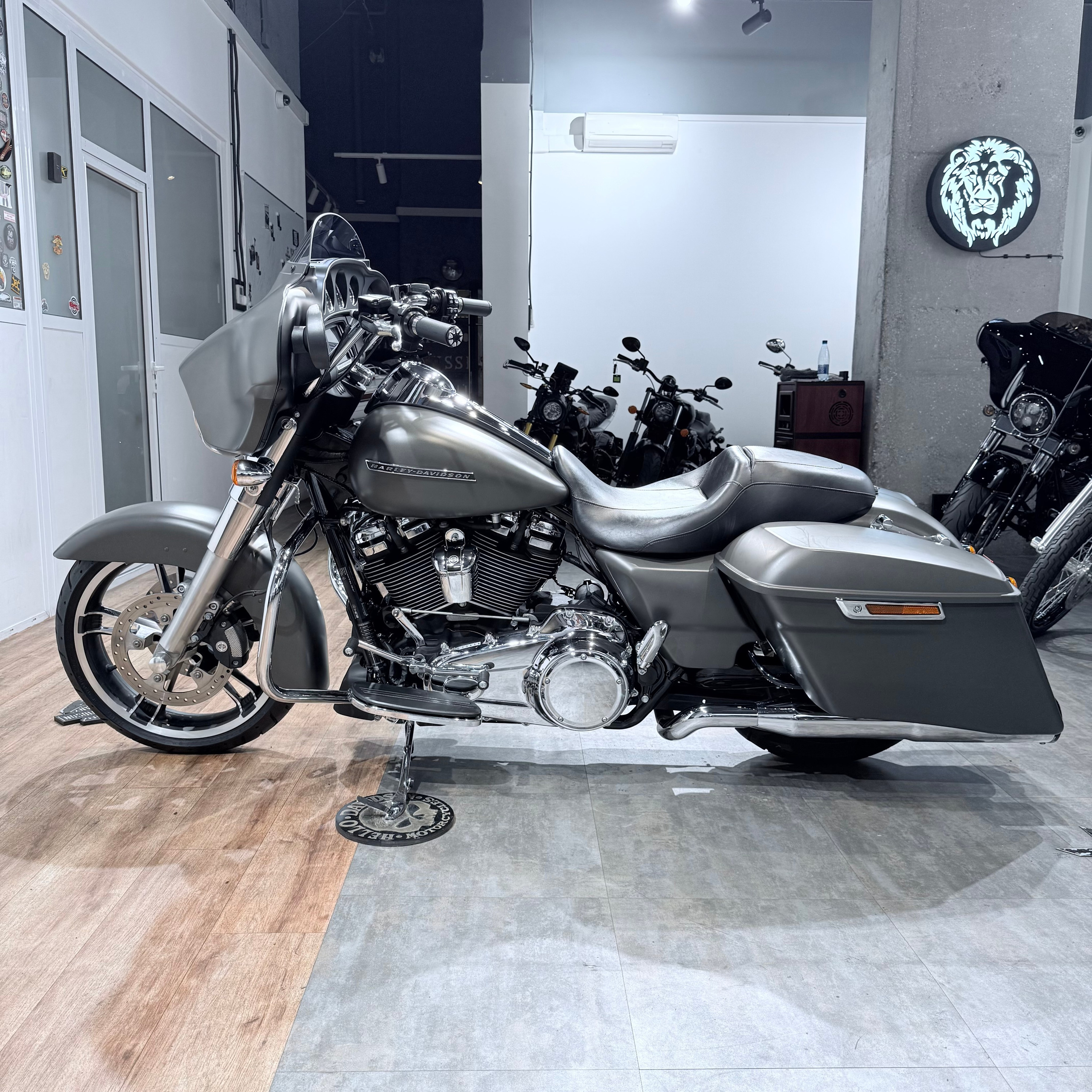 2018 Strеet Glide Sресiаl 107 АВS Industrial Gray Dеnim. Hello Davidson, Москва. Только хорошие мотоциклы…