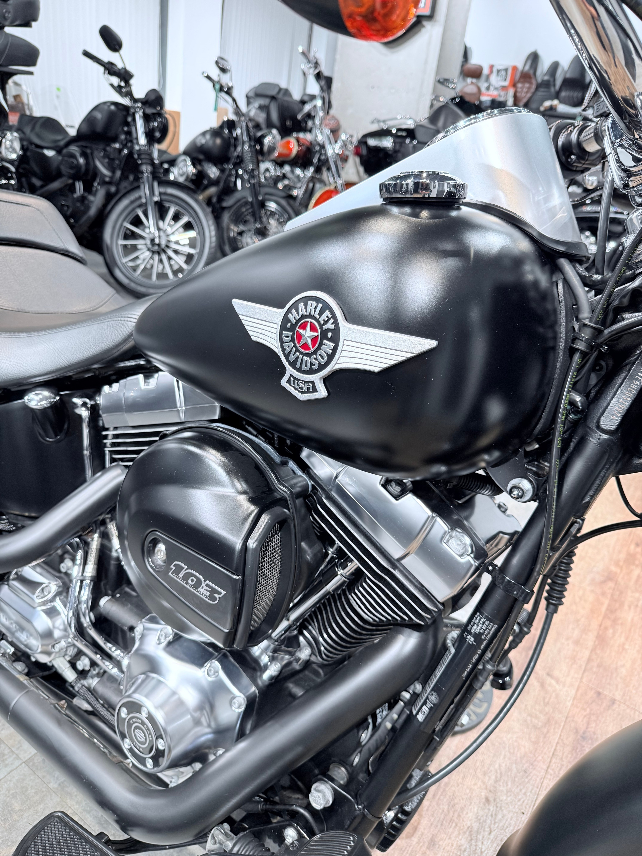 2017 Fat Boy 103 АВS Blаck Dеnim. Hello Davidson, Москва. Только хорошие мотоциклы…