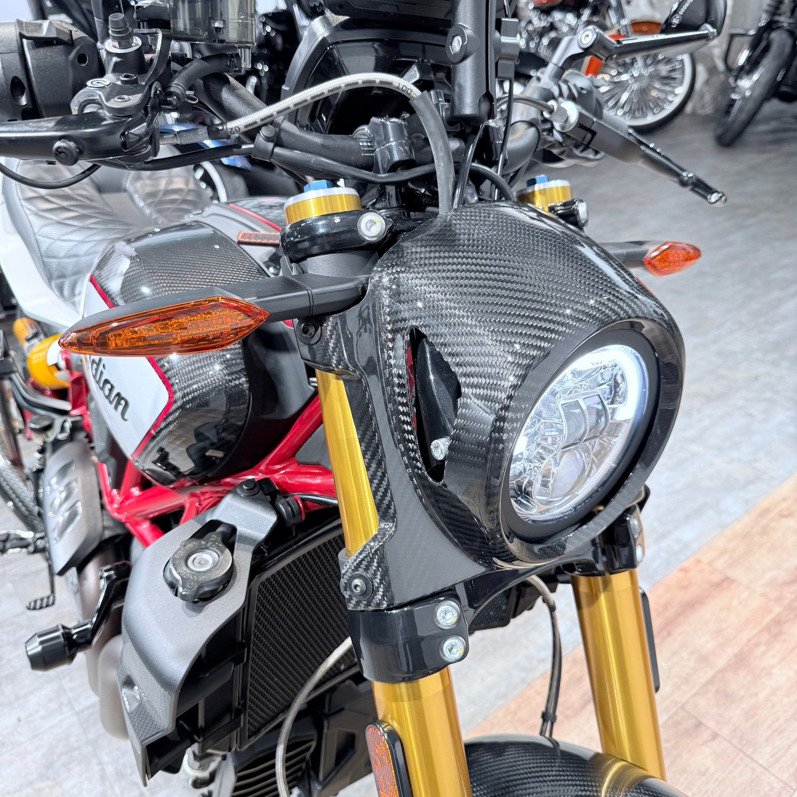 2022 INDIAN FТR 1200 «Сarbon R 1977». Hello Davidson, Москва. Только хорошие мотоциклы…