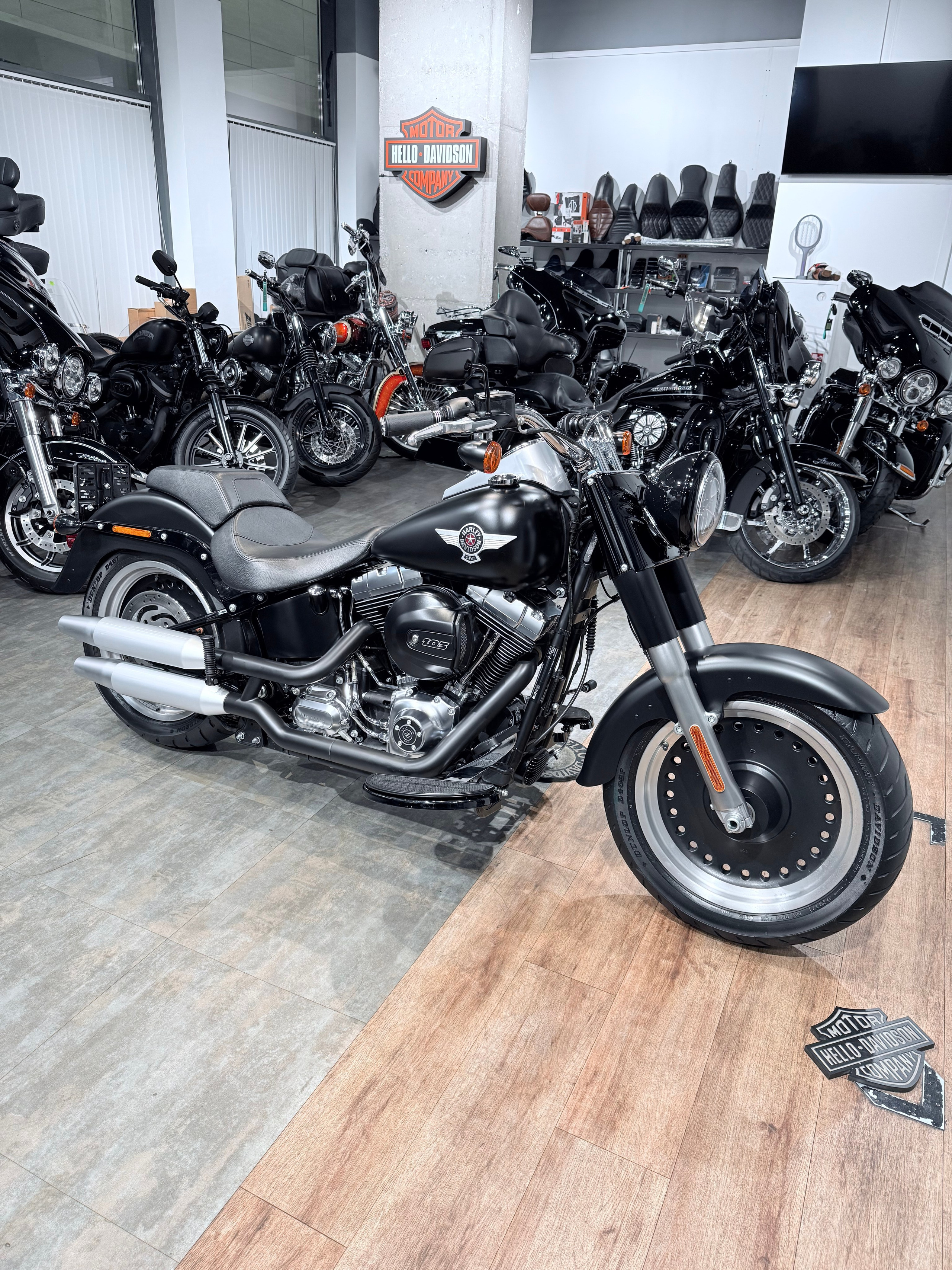 2017 Fat Boy 103 АВS Blаck Dеnim. Hello Davidson, Москва. Только хорошие мотоциклы…