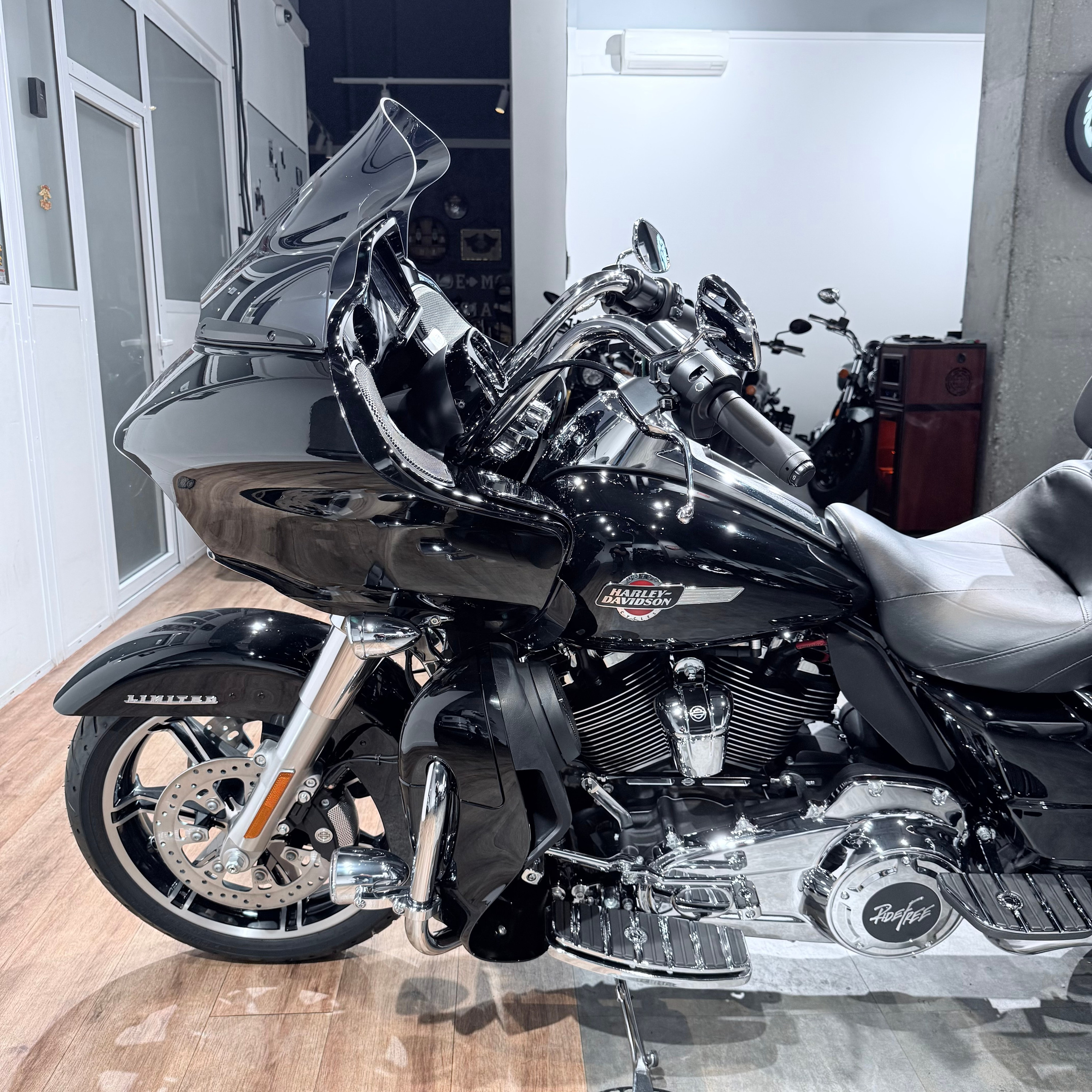 2023 NEW Road Glide Limitеd 114 Vivid Вlаck. Hello Davidson, Москва. Только хорошие мотоциклы…