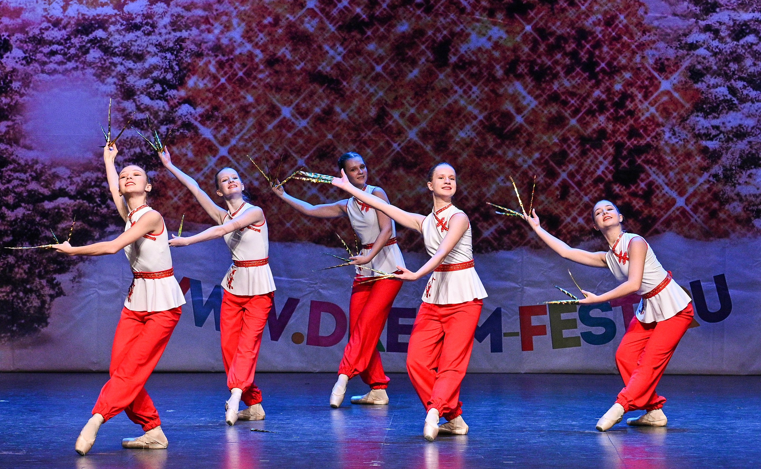 14.11.2024 «Новогодний Звездопад Талантов» Фестивальное движение «Шаг к мечте» г. Москва. Медиастудия Фото Концепт