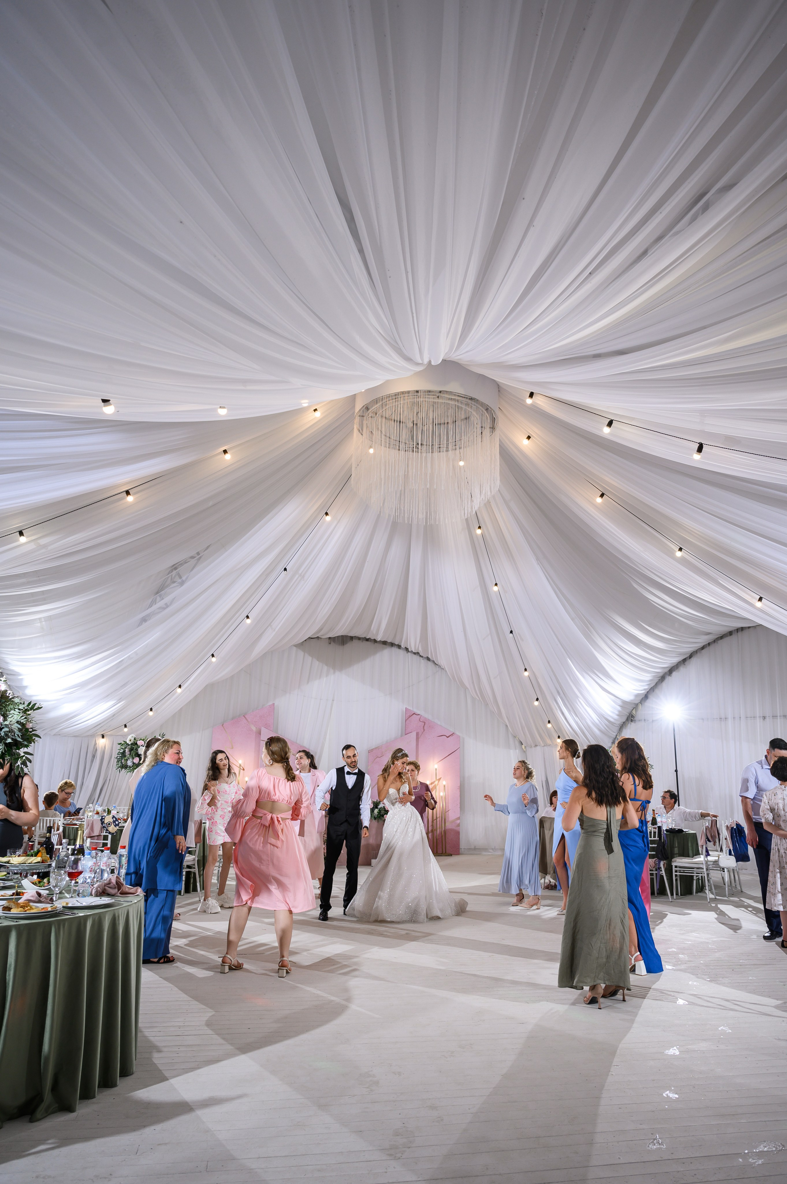 Свадьба шатер Город мастеров — Русская сказка. Свадебный фотограф Москва Юрий Кульман