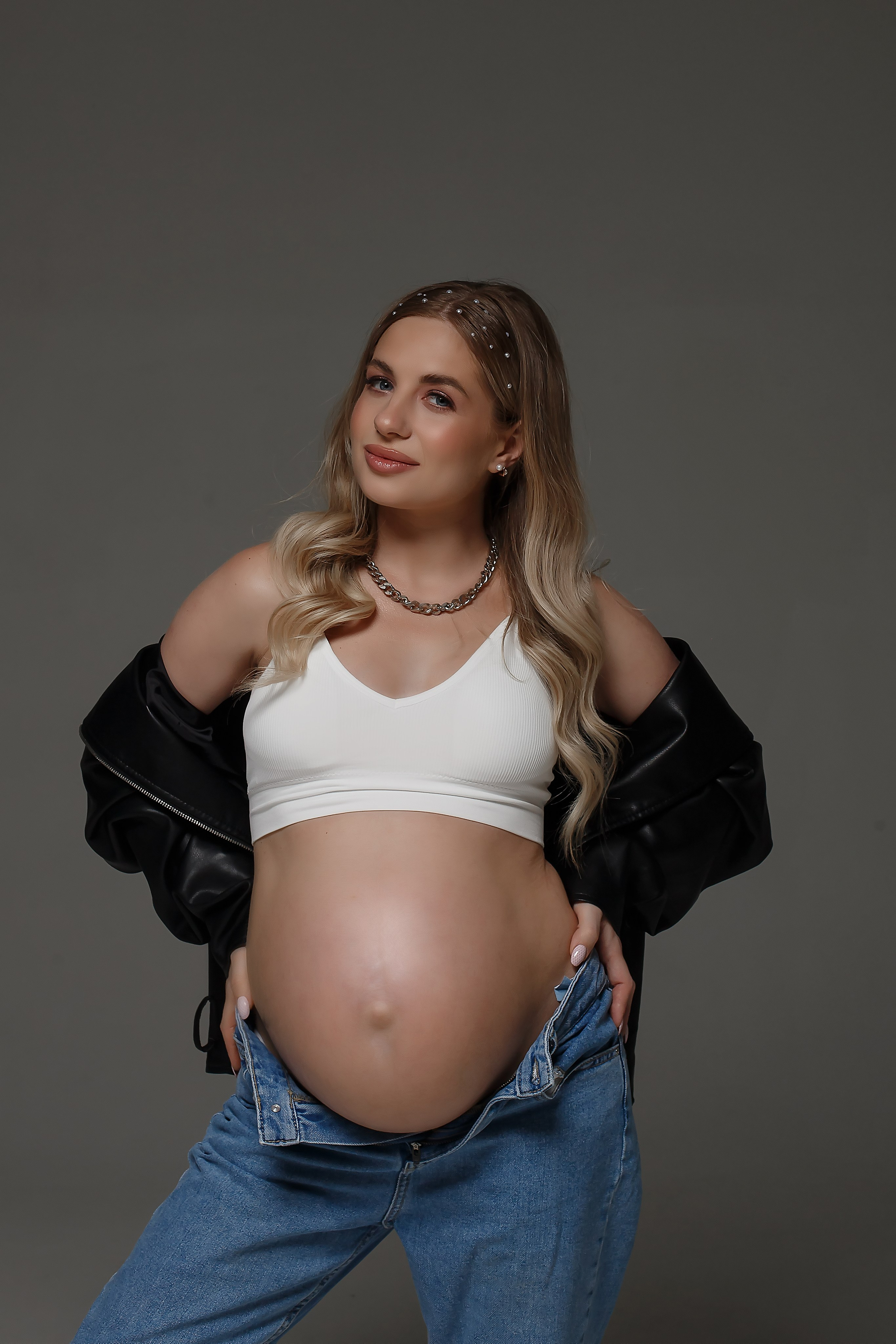 Женский портрет/беременность