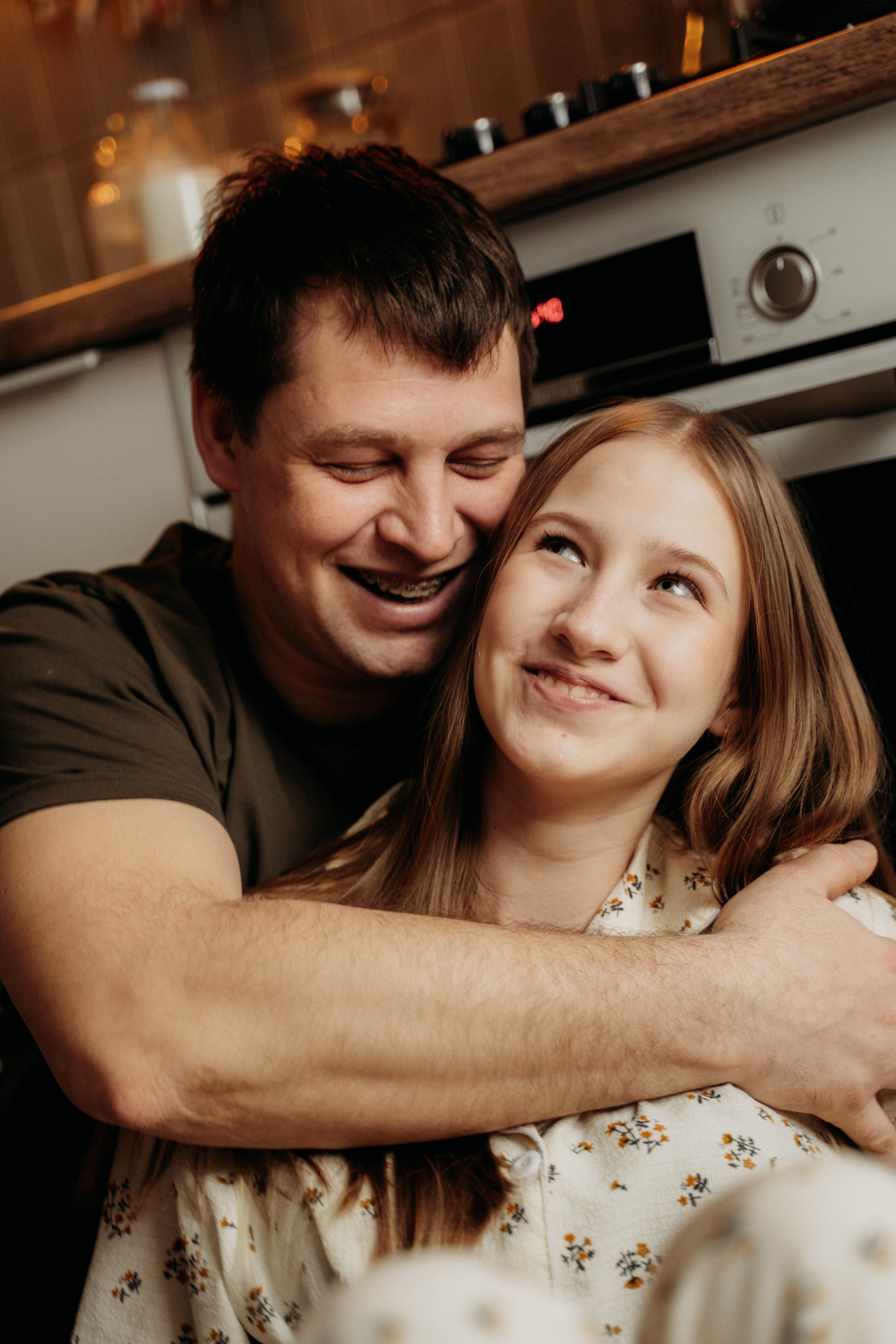 Семья на кухне