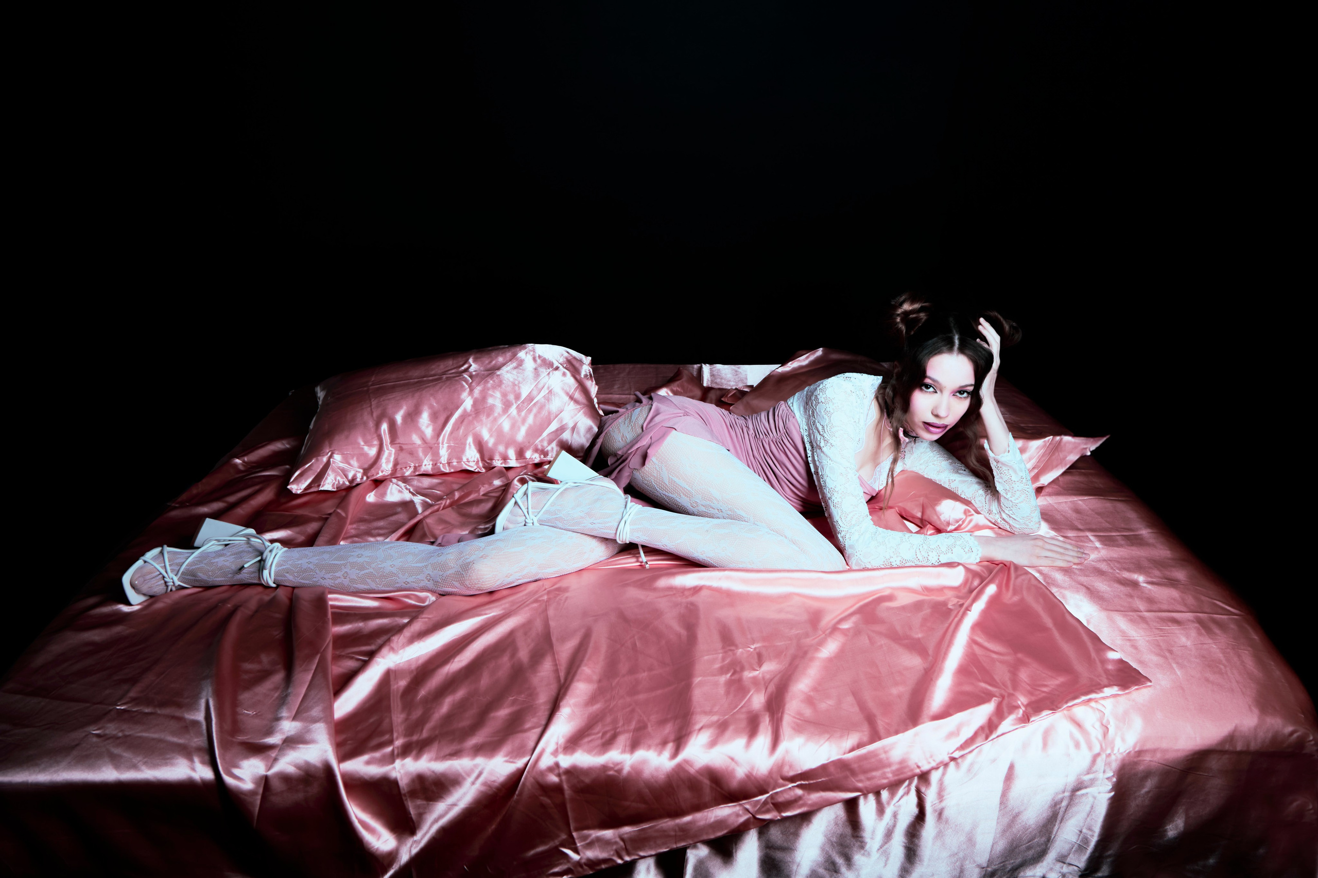 Pink Bed. Arina Kharakhashian