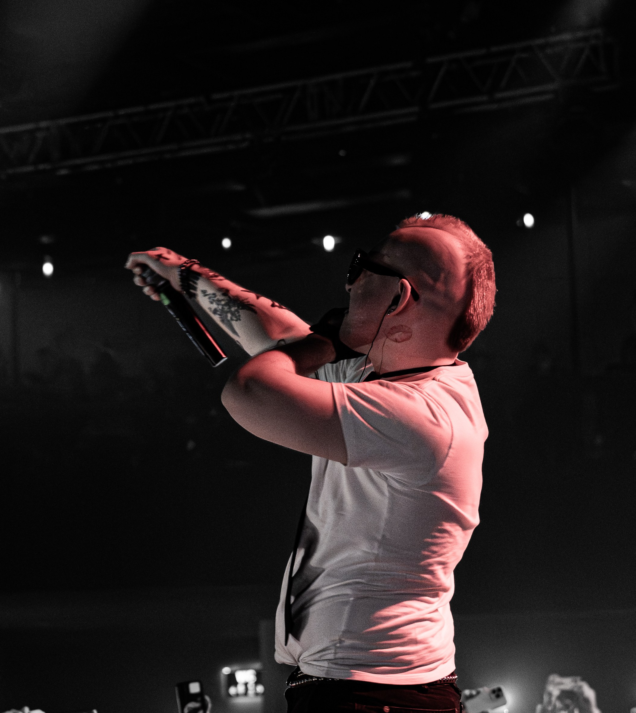 Huzzy b 29.12.2025. Коммерческий и художественный фотограф и видеограф в Москве Арсений Тургенев