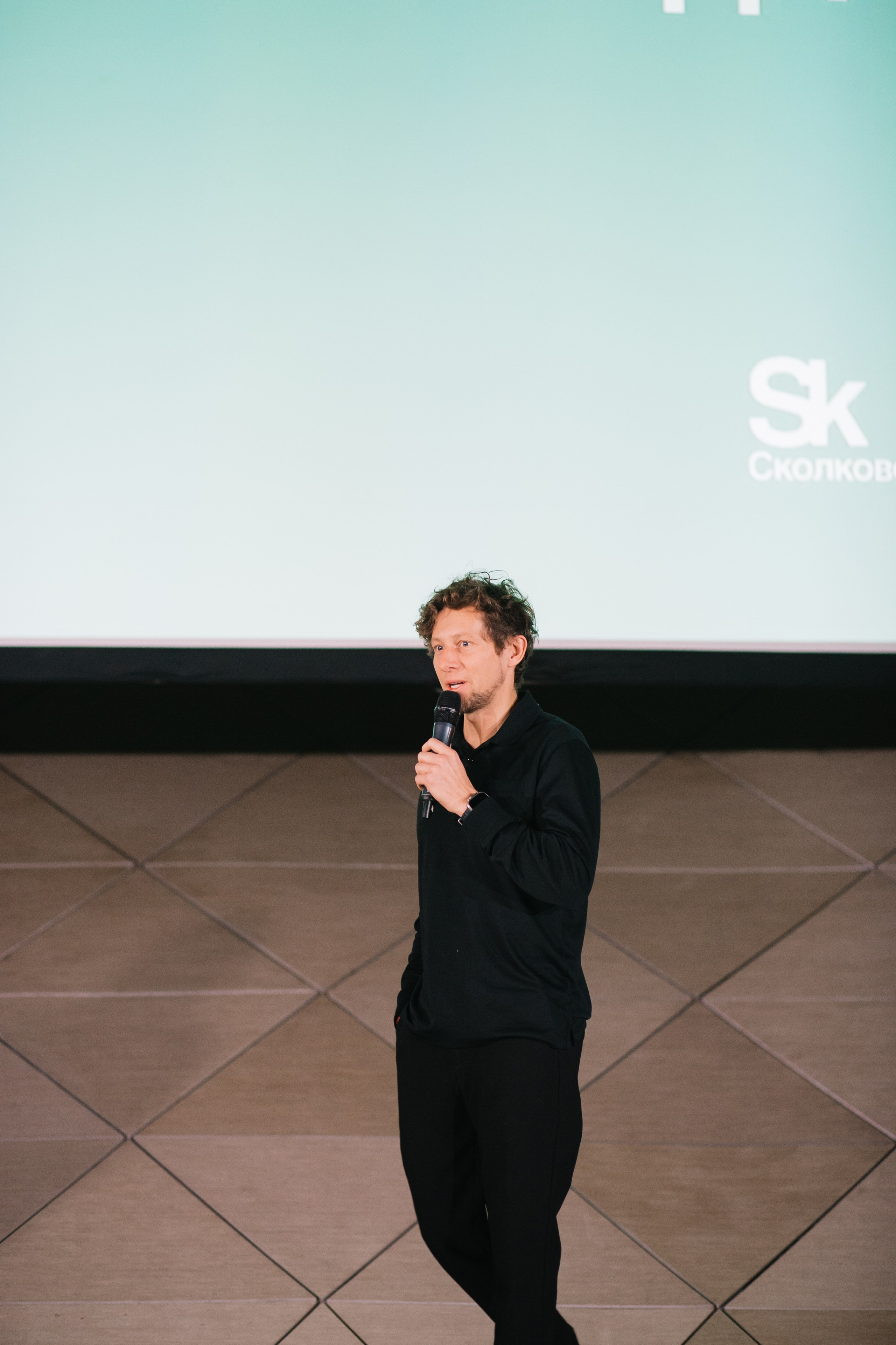 L Buro / Go Smart / Экспо Skolkovo. Nadezhdin Studio