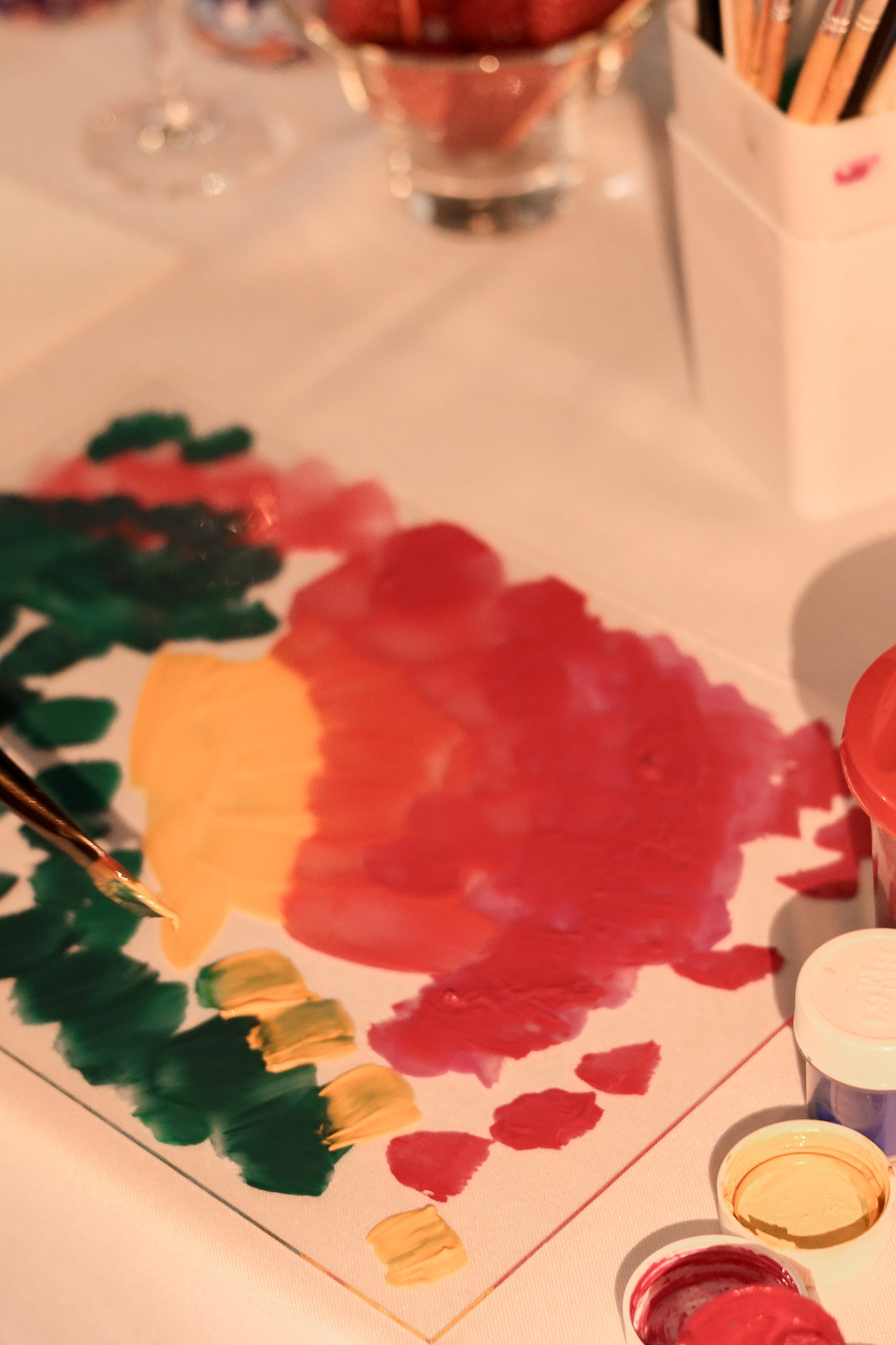 Арт-терапия + аэройога. Фотограф Надршина Лилия