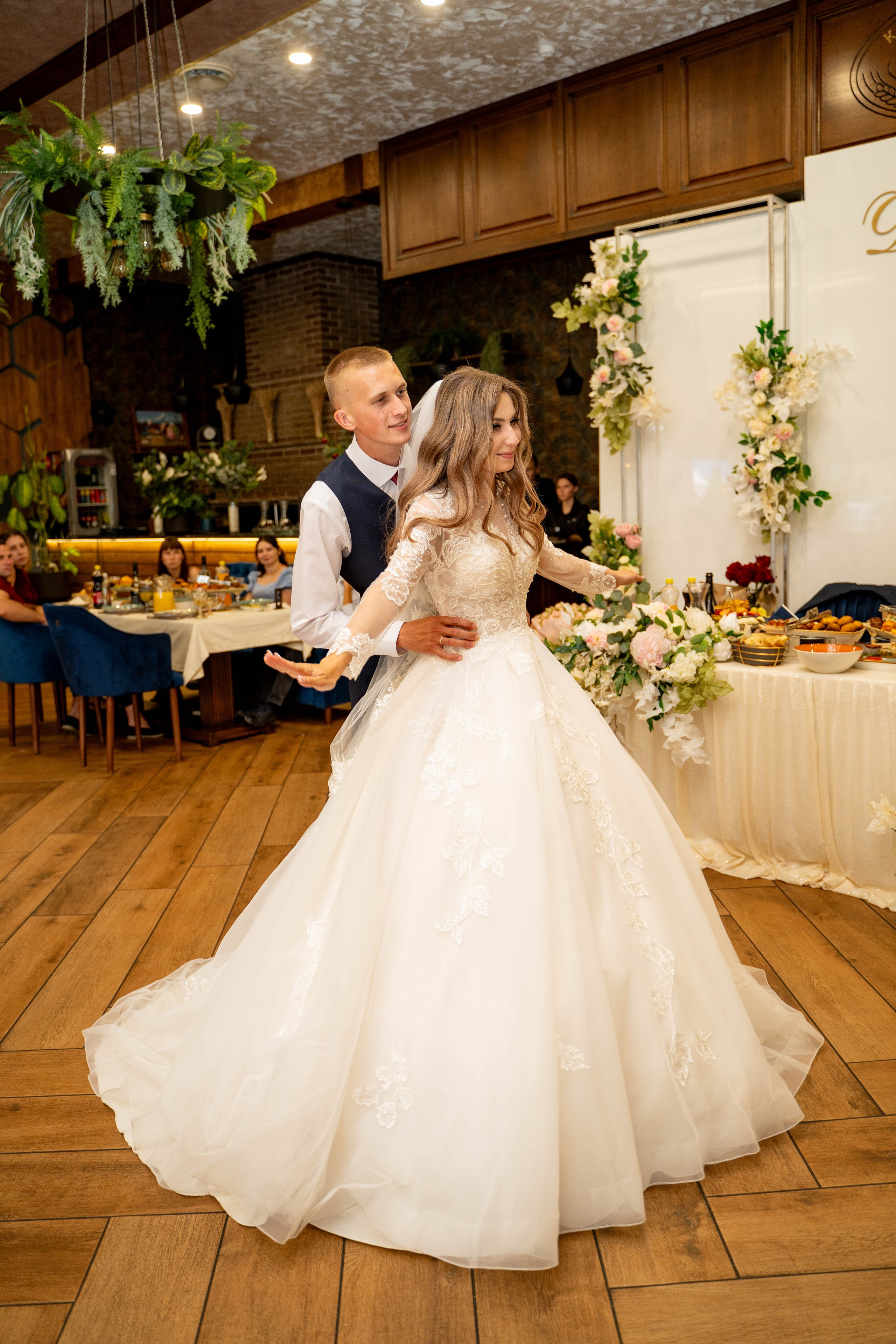 Данил и Анастасия. Видеосьемка, фотосьемка свадеб, юбилеев, утренников в Краснодарском кр