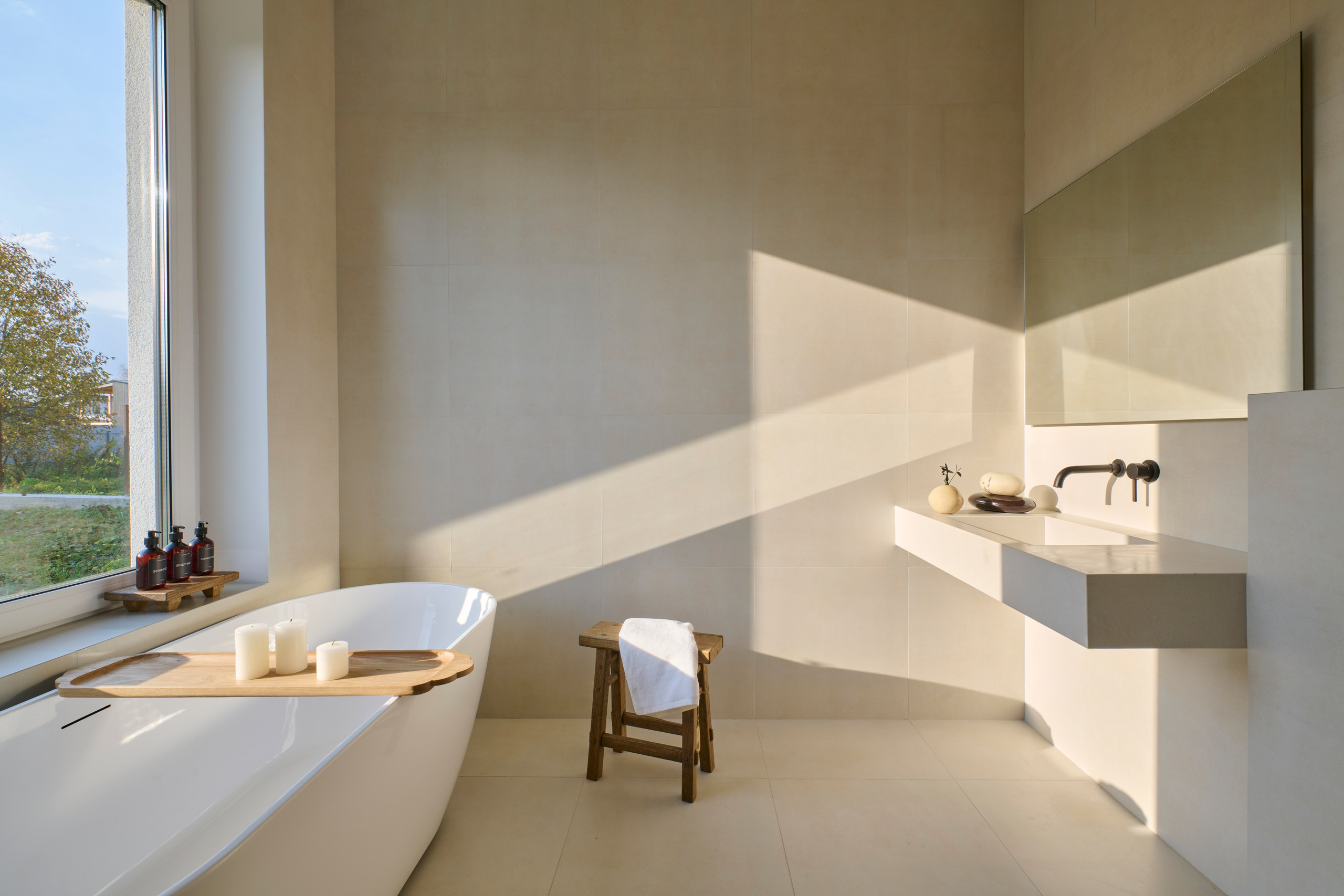 Светлый одноэтажный дом. Автомобильный и интерьерный фотограф в Минске Александр Тагаев