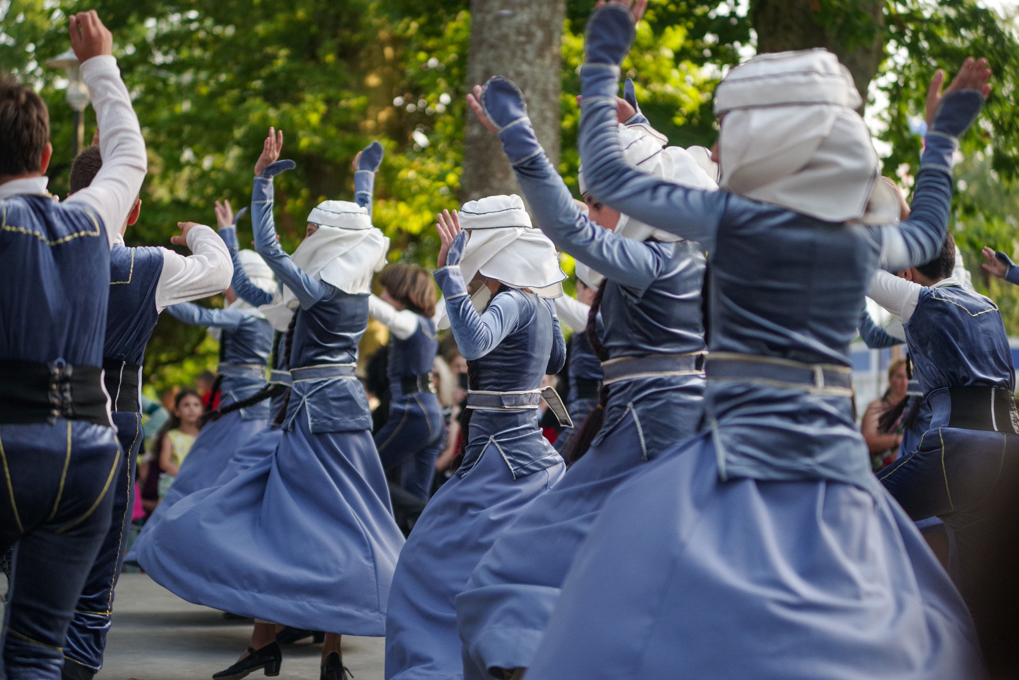 Грузинский танец. Портретный фотограф Денис Милютин
