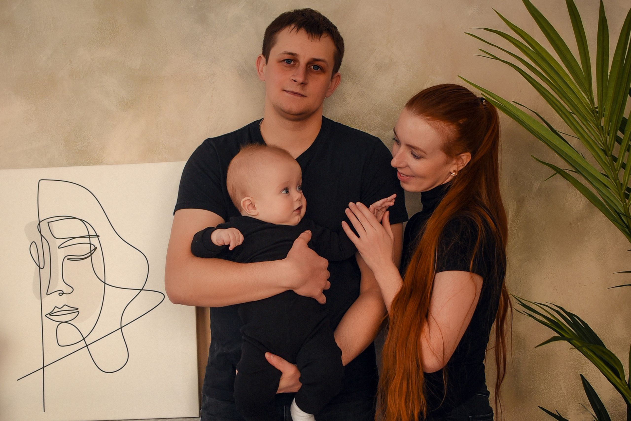 Семейная студийная фотосессия 3. Свадебный, семейный, детский, контент фотограф в Омске Максим Ильин