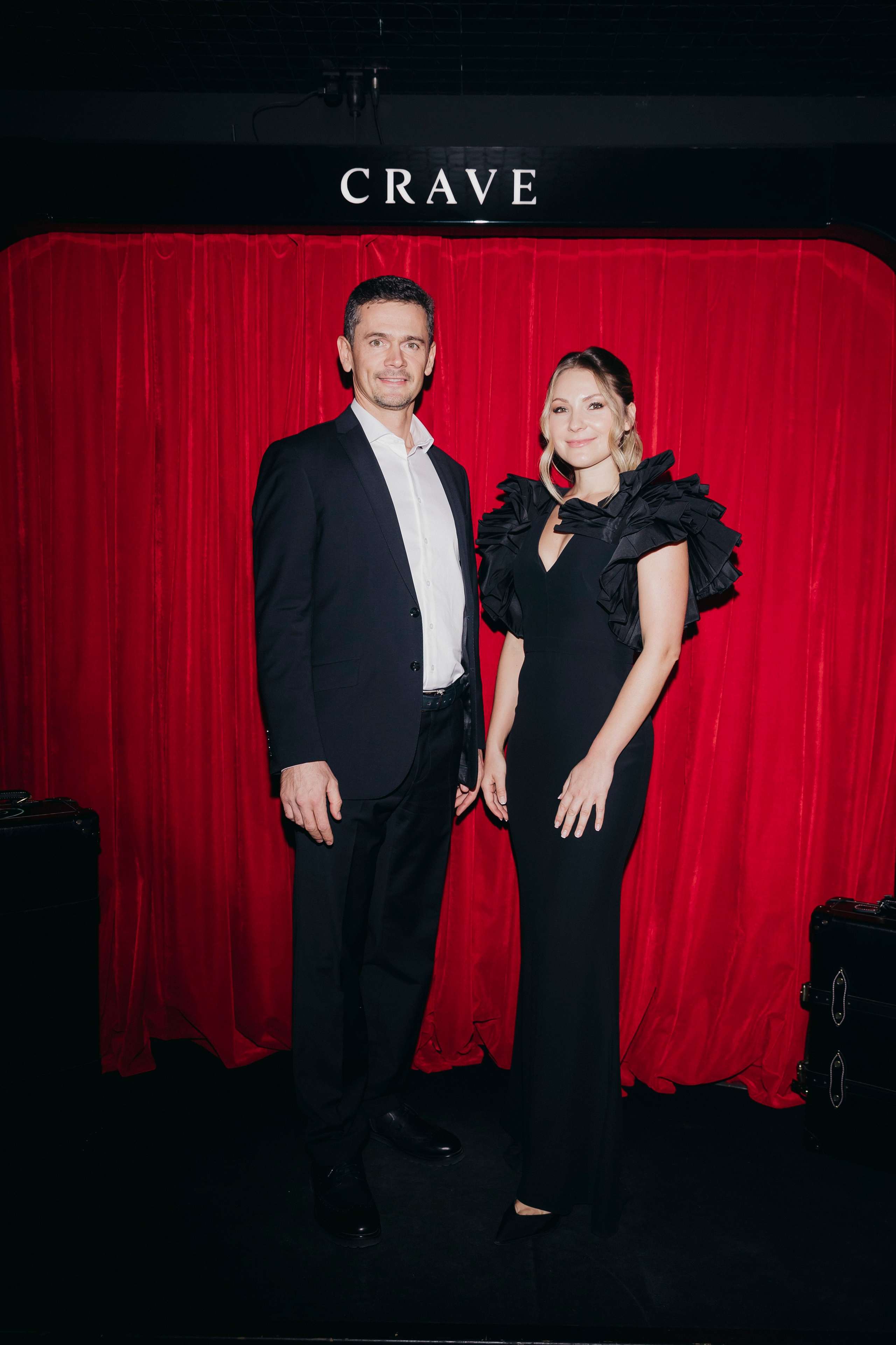 Erborian Russia, CRAVE Theatre, Moscow. «Птичка на проводе»: информационный портал в Москве