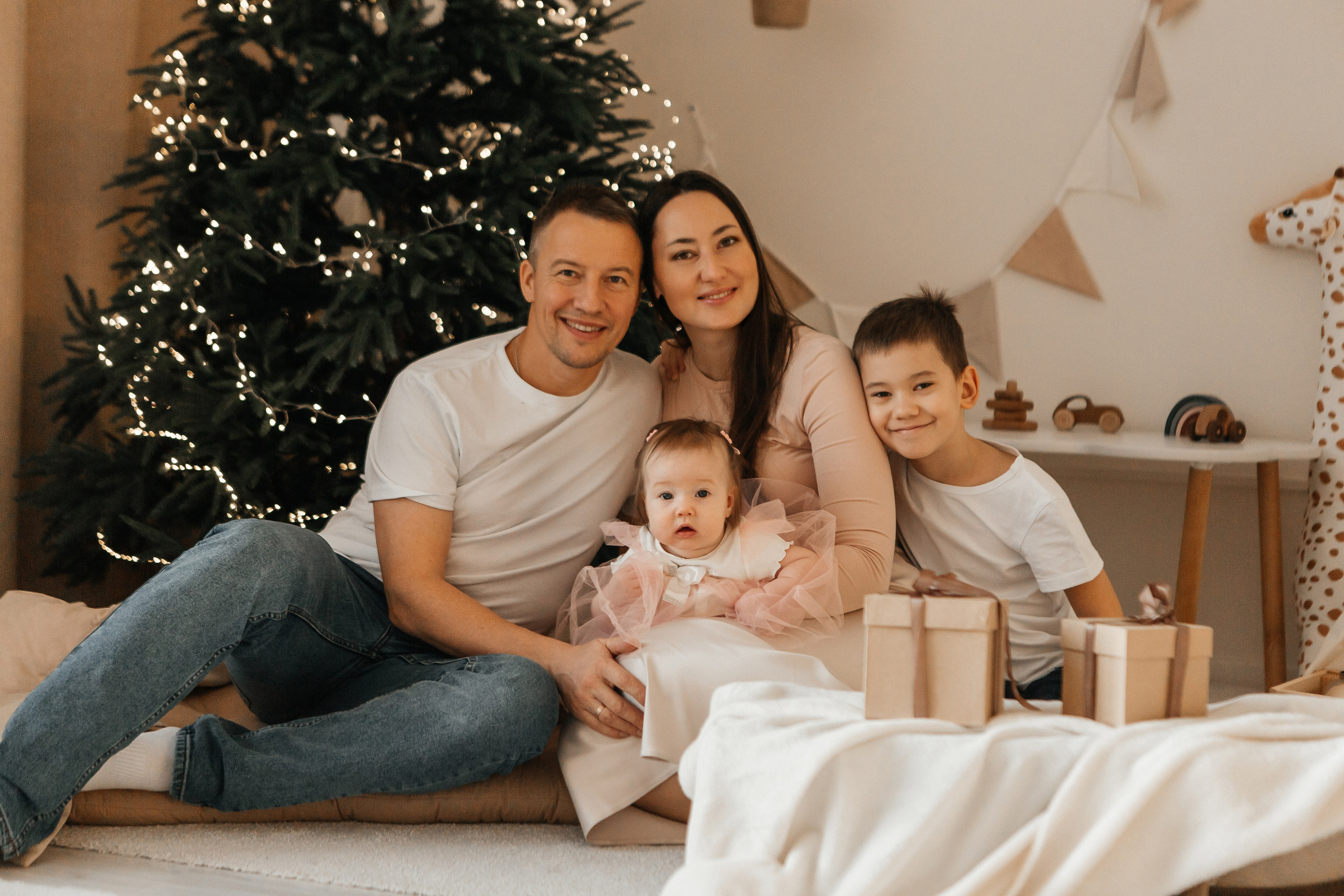 Юрий, Елена, Илья, Ярослав и Мелания. Накануне Нового года. Семейный фотограф в Калининграде Анастасия Юрина