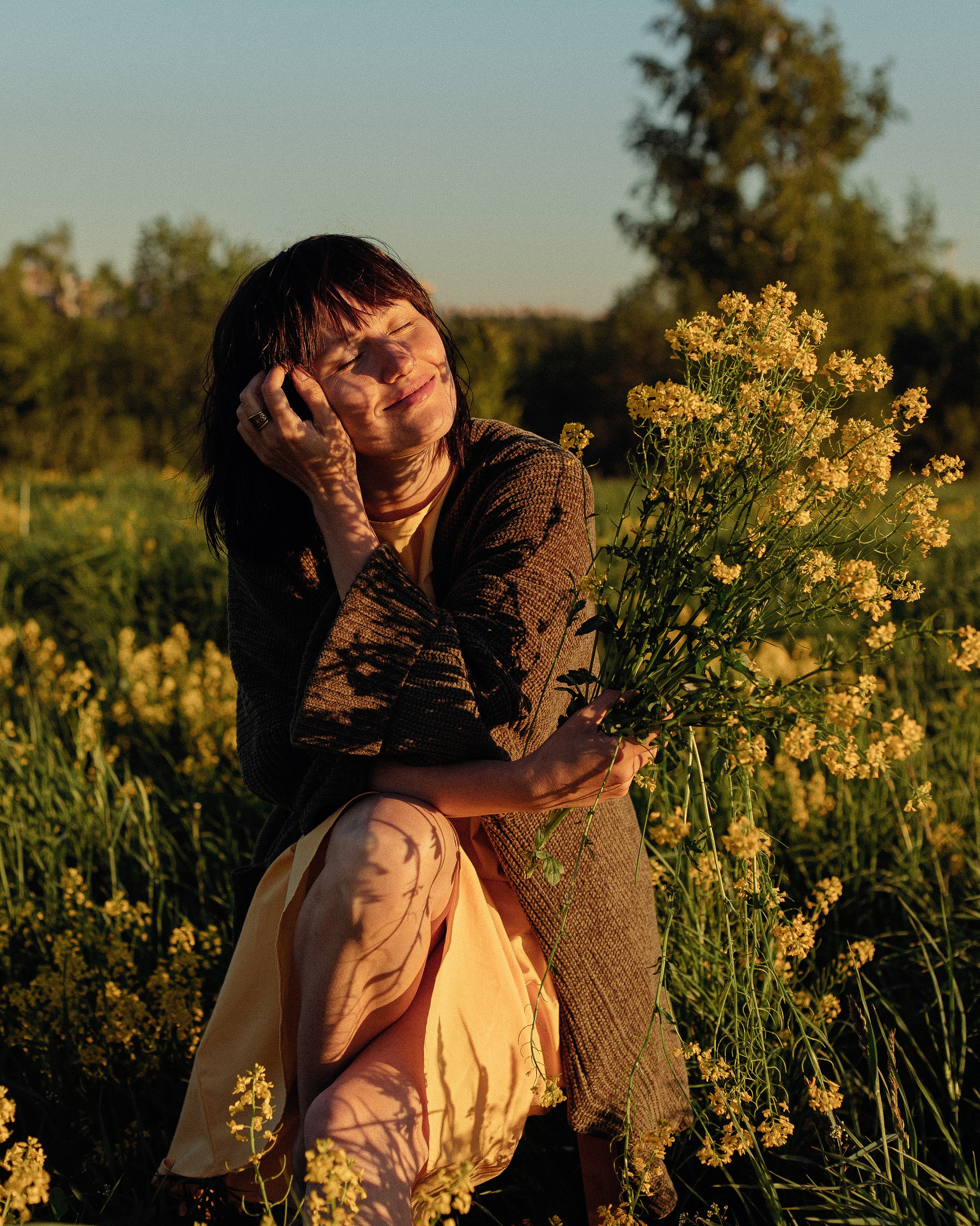 Оля в поле. Портретный фотограф в Санкт-Петербурге Катя Протасевич