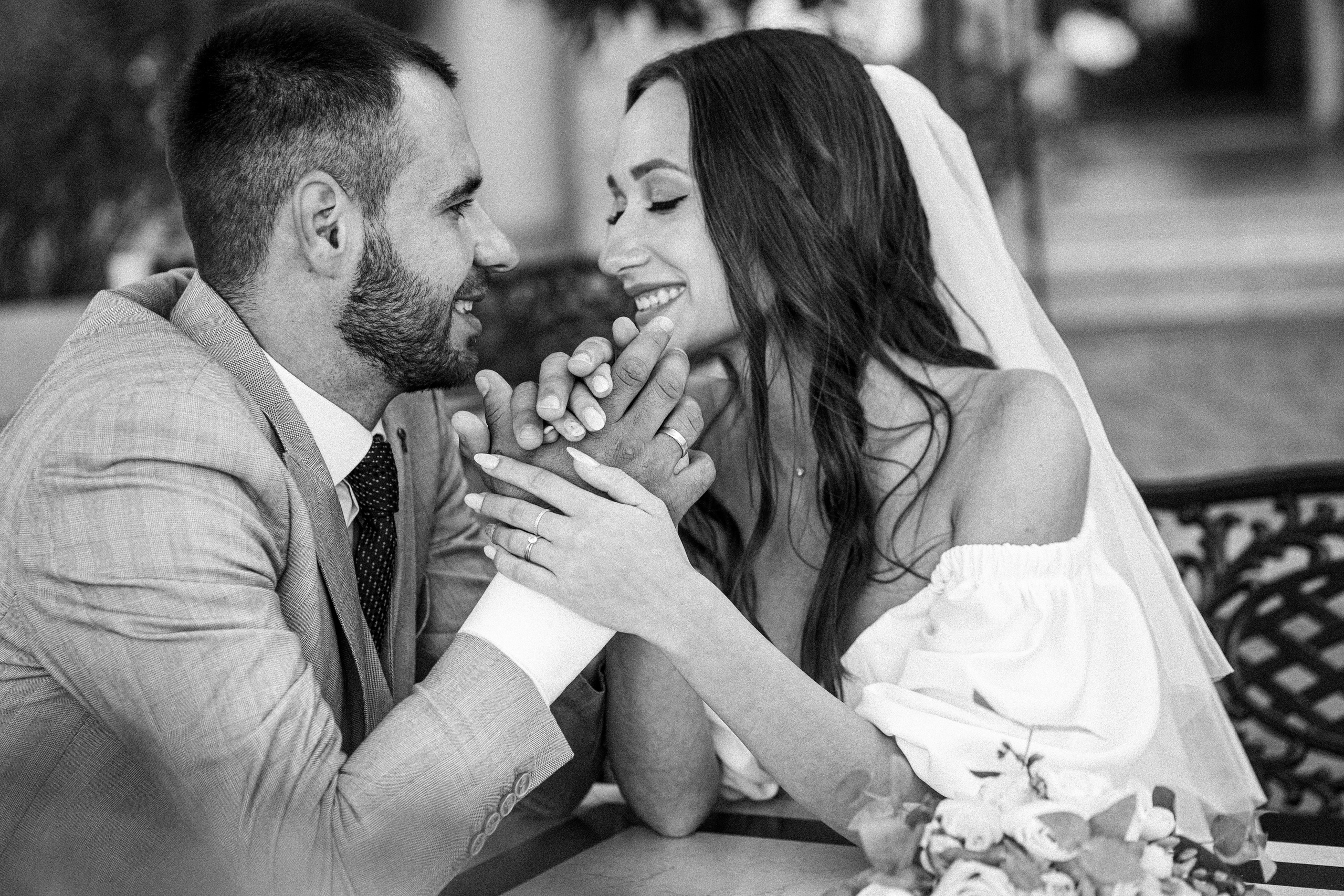 Свадебная прогулка в Красной поляне и на аллее пальм в Сириусе. Фотограф в Сочи Тиунова Маргарита и Тиунов Евгений